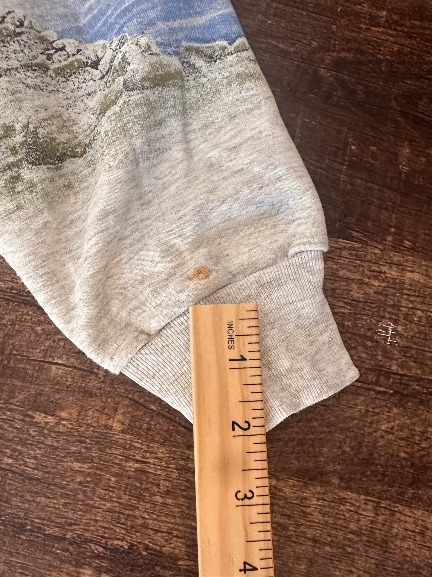 Vintage AU Art Unlimited Henley Crewneck (L) Bridge Fisherman Scene