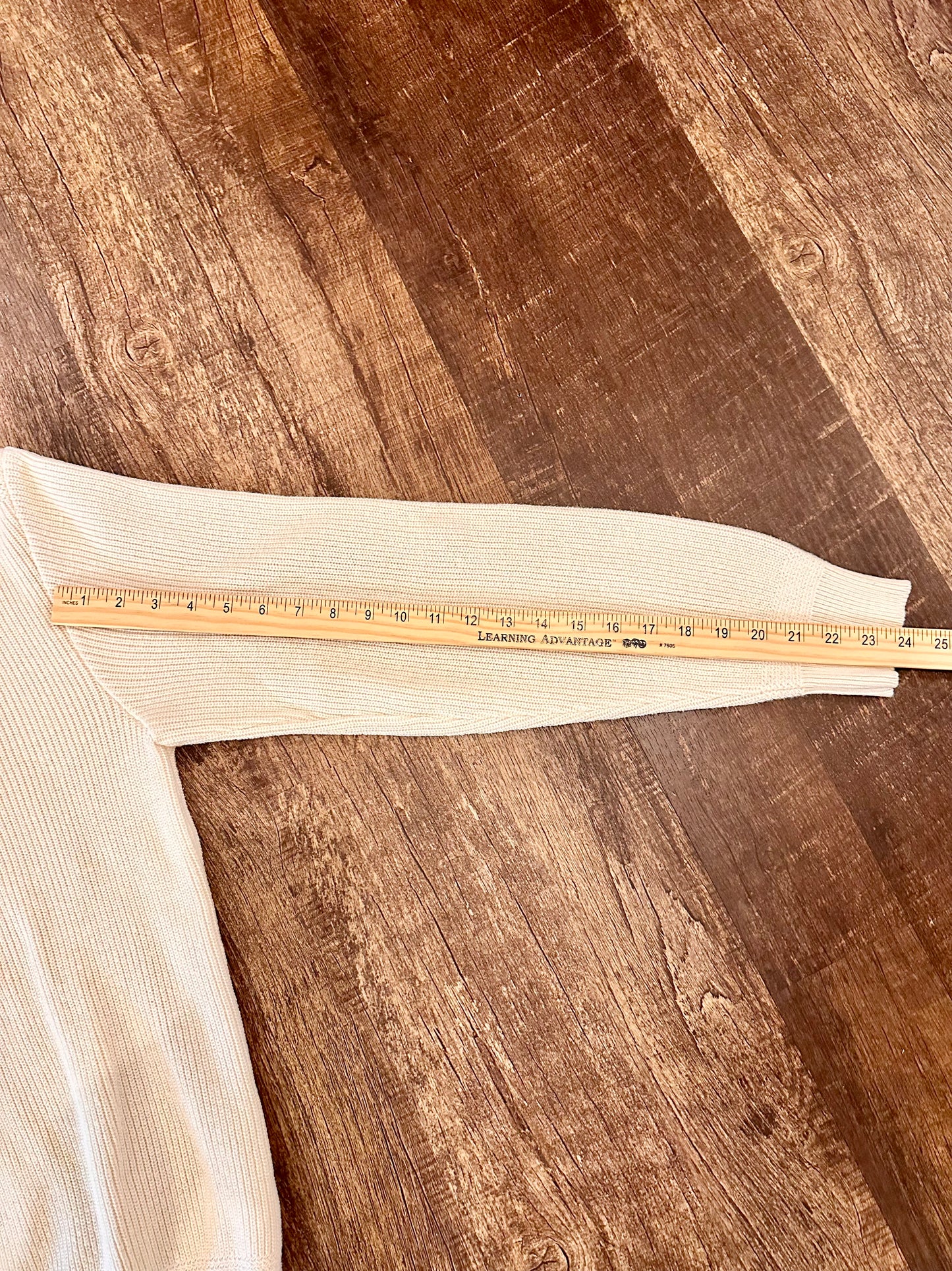 Vintage L.L. Bean Henley Sweater (L) Embroidered Trout & Fly Rods Cream White