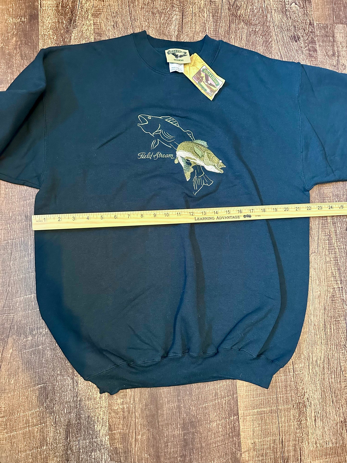 Vintage *with tags* Field & Stream Crewneck (M) Embroidered Double Walleye - Black