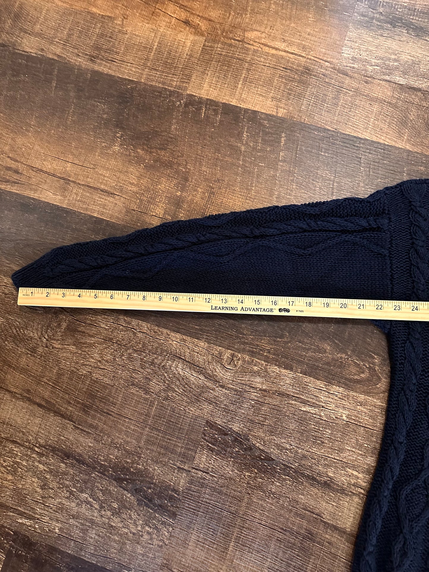 Vintage Woolrich Sweater (XL) Embroidered Fly Lures Dark Navy