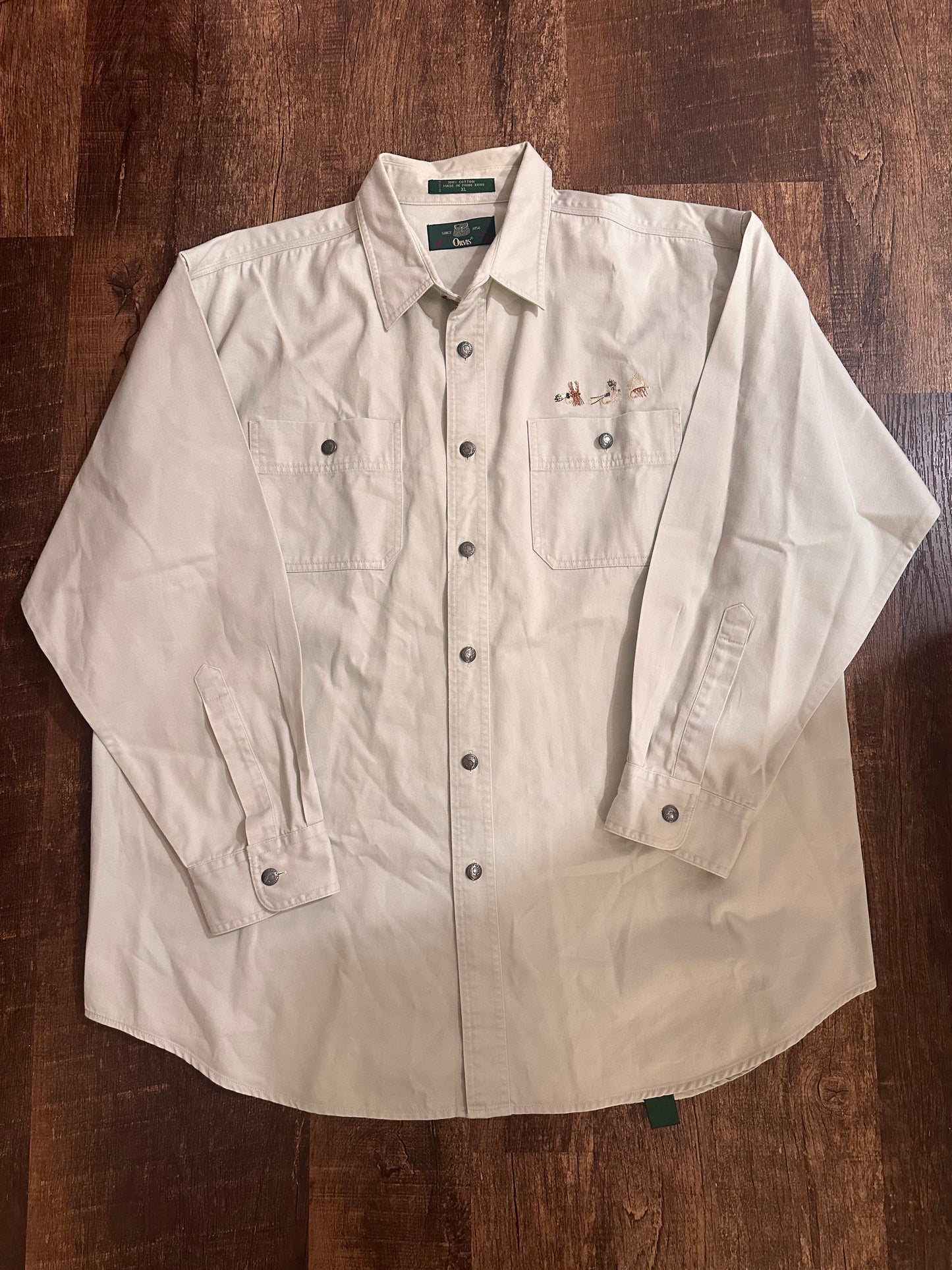 Vintage Orvis Button Down (XL) Embroidered Flies and Metal Fish Logo Buttons - Cream/Khaki/Beige