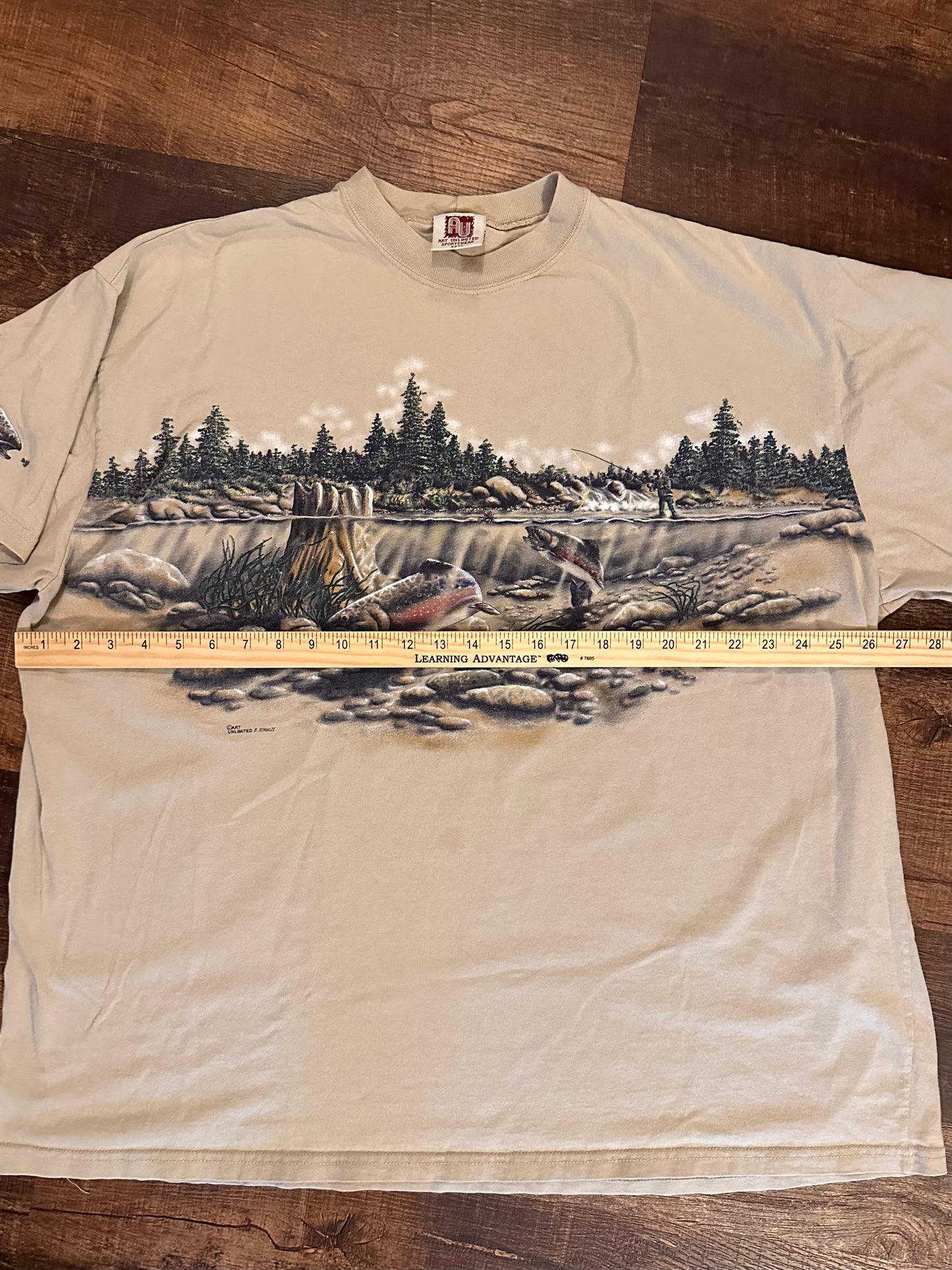 Vintage Art Unlimited Tshirt (XXXL) Fly Fisherman Scene with Trout - Beige