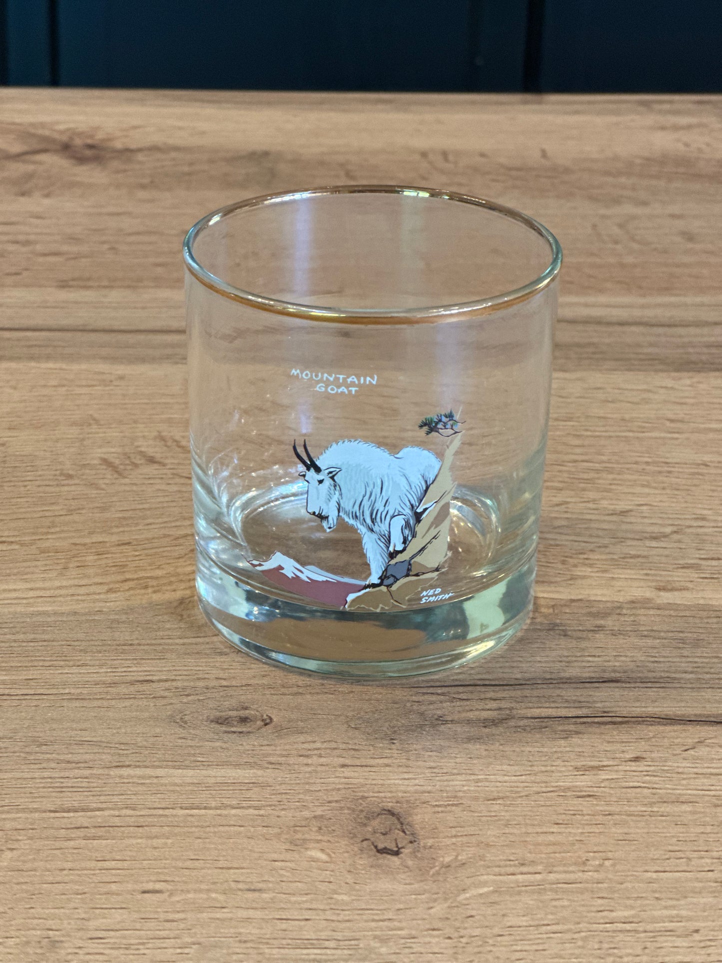 Vintage 🥃 Rare Complete Set Ned Smith “Big Game” Whiskey Glasses (Set of 8) Mint Condition