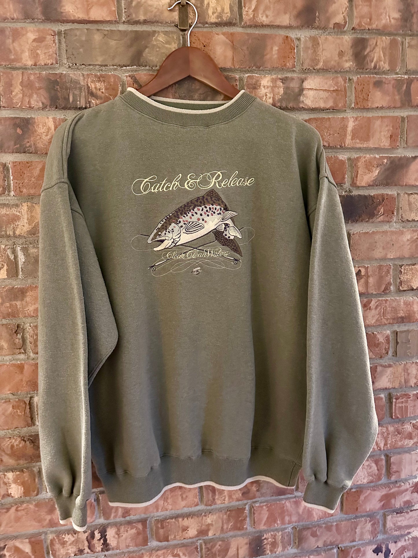 Vintage Danaggers “Catch and Release” Sweatshirt (L) Embroidered Brown Trout - Olive Green