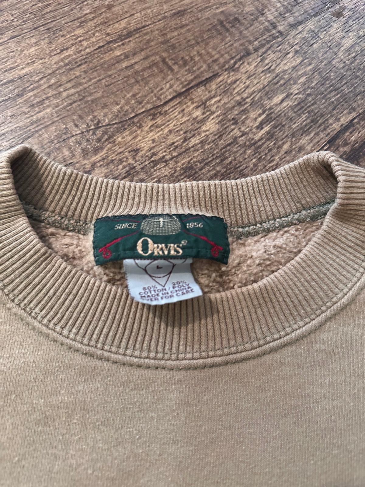 Vintage Orvis Crewneck (L) Embroidered Dog and Duck