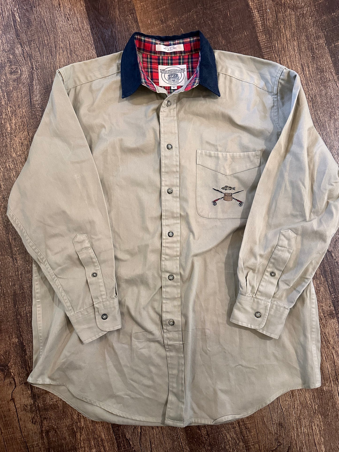 Vintage John Ashford Sport Button Down (M) Embroidered Fly Fishing