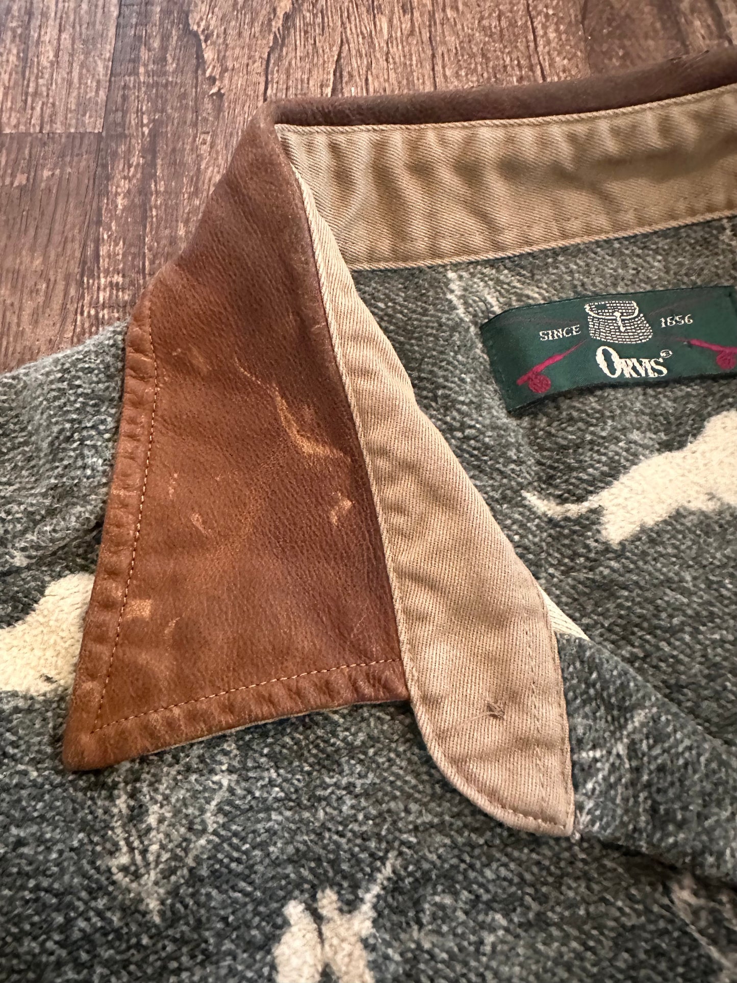 Vintage Orvis Flannel / Chamois (L) Bird Hunting Scenes