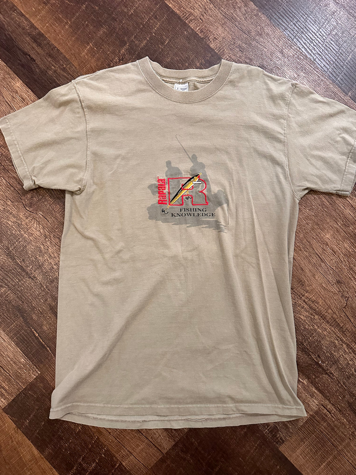 Vintage Rapala Tshirt (L) Embroidered Logo Lure over Boat Graphic Fishing Knowledge