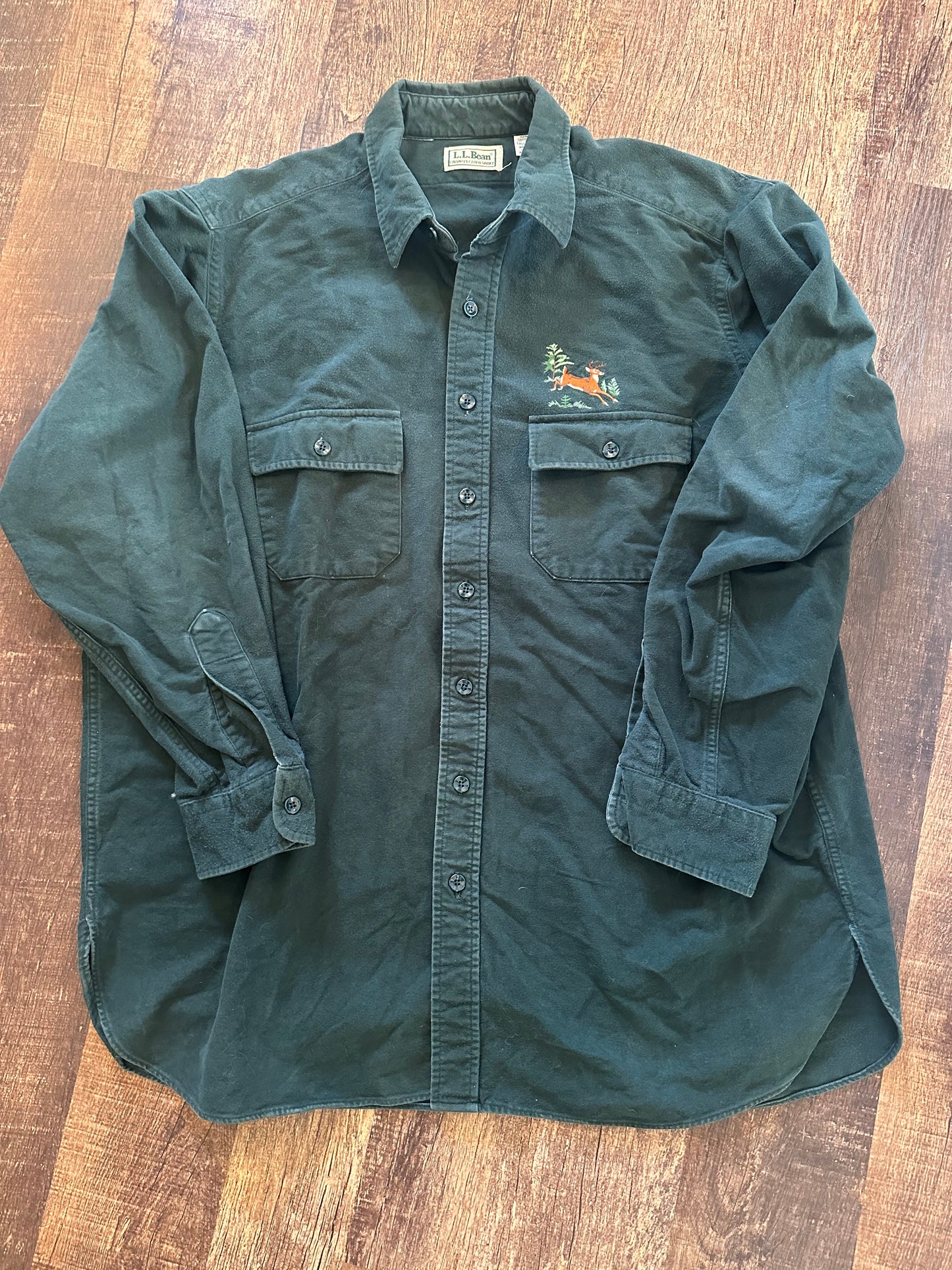 Vintage L.L. Bean Chamois (16.5) Embroidered Deer Logo - Green