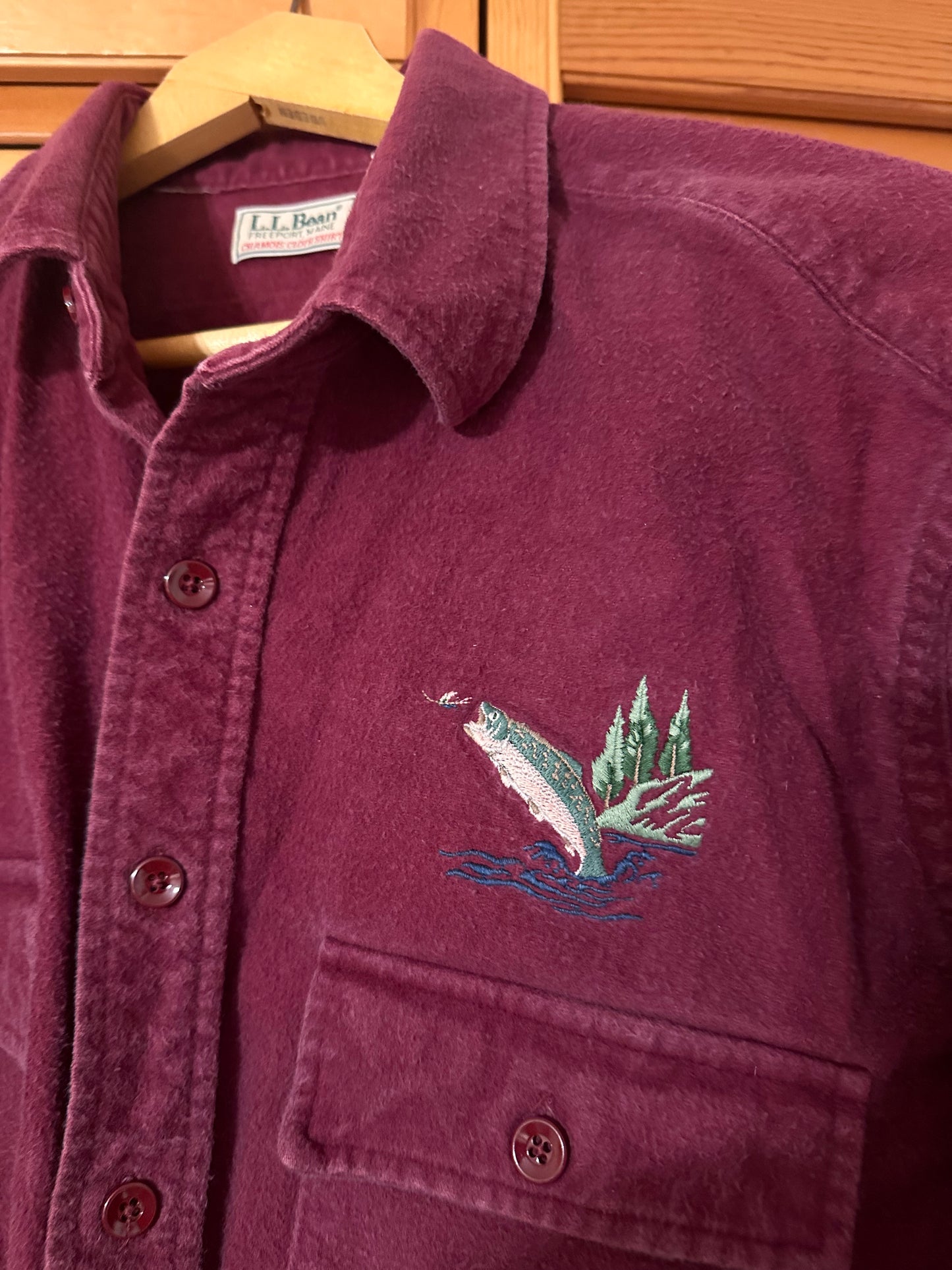 Vintage LL Bean Chamois (17) Embroidered Trout Scene