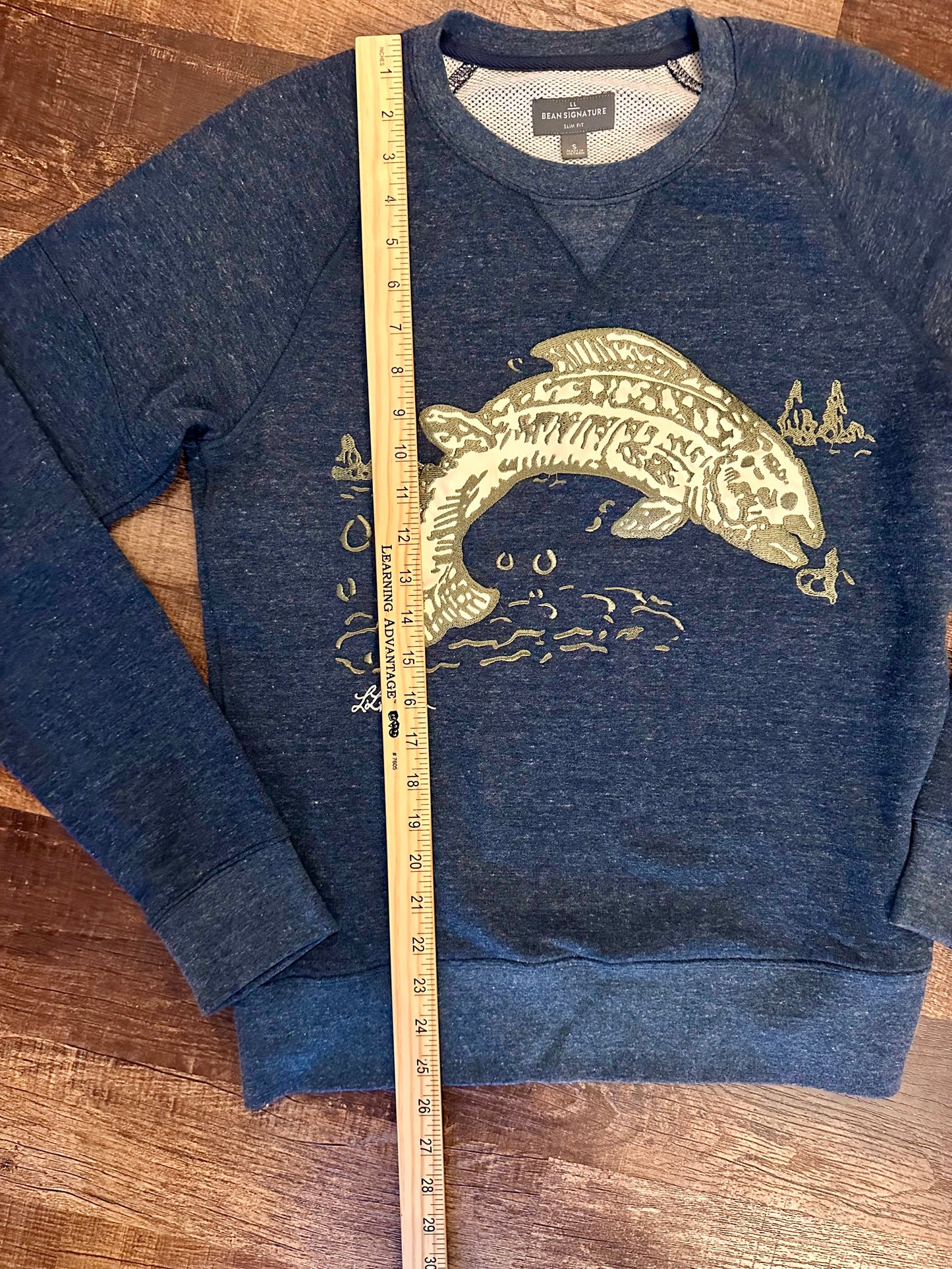 LL Bean Signature Crewneck (S Slimfit) Embroidered Jumping Trout - Navy