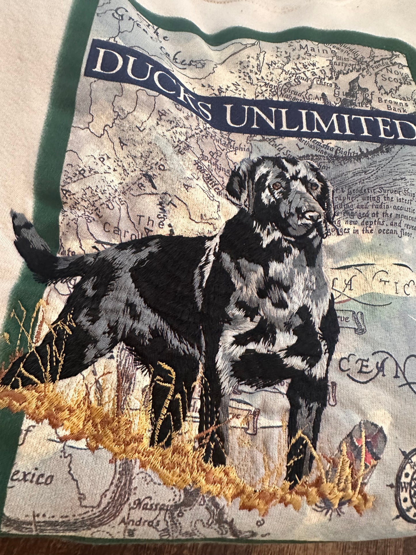 VTG Ducks Unlimited Crewneck (XL) Embroidered Lab Art Graphic Scene - White