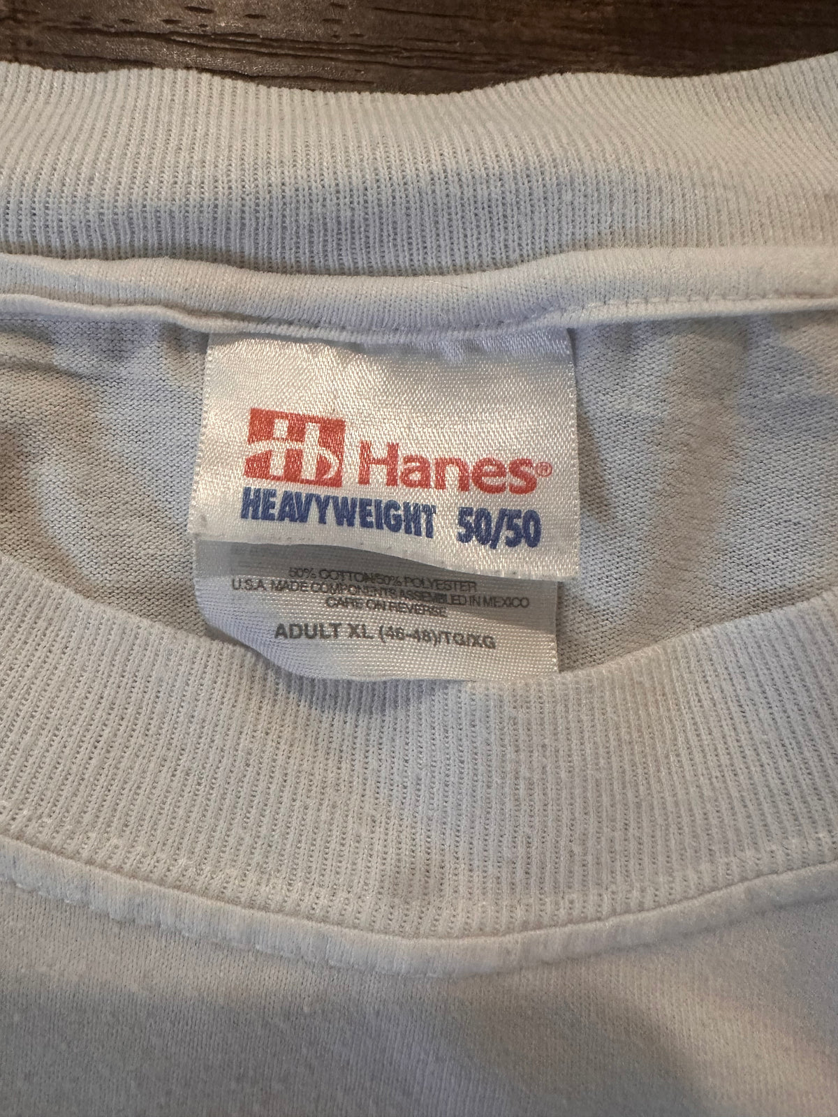 Vintage Hanes Tshirt (XL) Golden Graphic