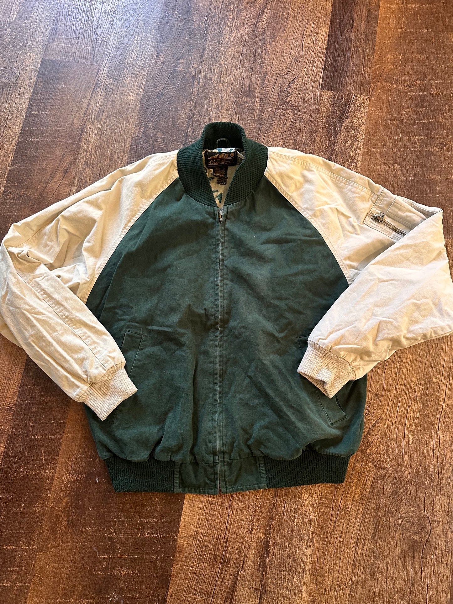 Vintage Eddie Bauer Bomber (L) Fly Fishing Lining - Cream and Green