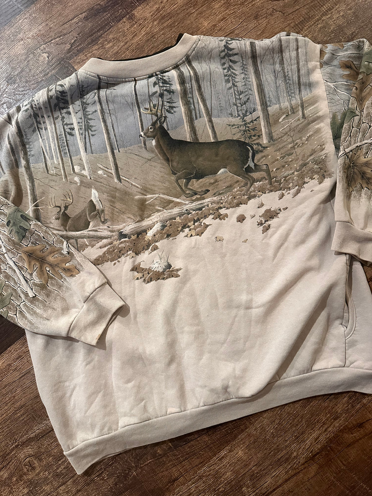 Vintage Wraparound Deer Graphic Henley Sweatshirt (XL)