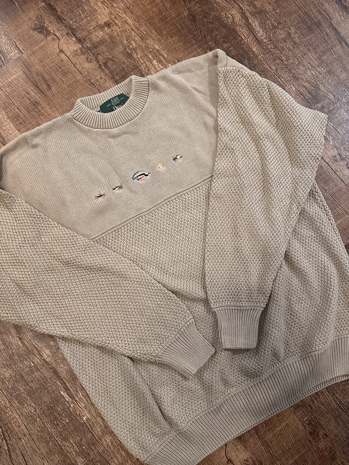 Vintage Orvis Sweater (XL) Embroidered Flies - Beige
