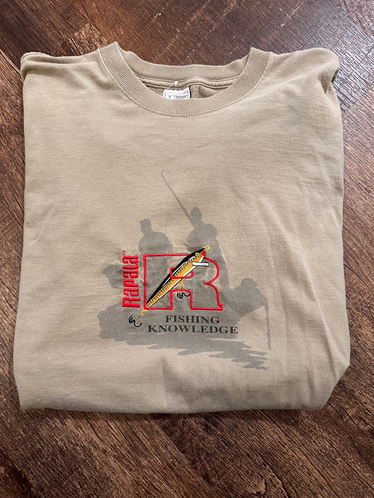 Vintage Rapala Tshirt (L) Embroidered Logo Lure over Boat Graphic Fishing Knowledge