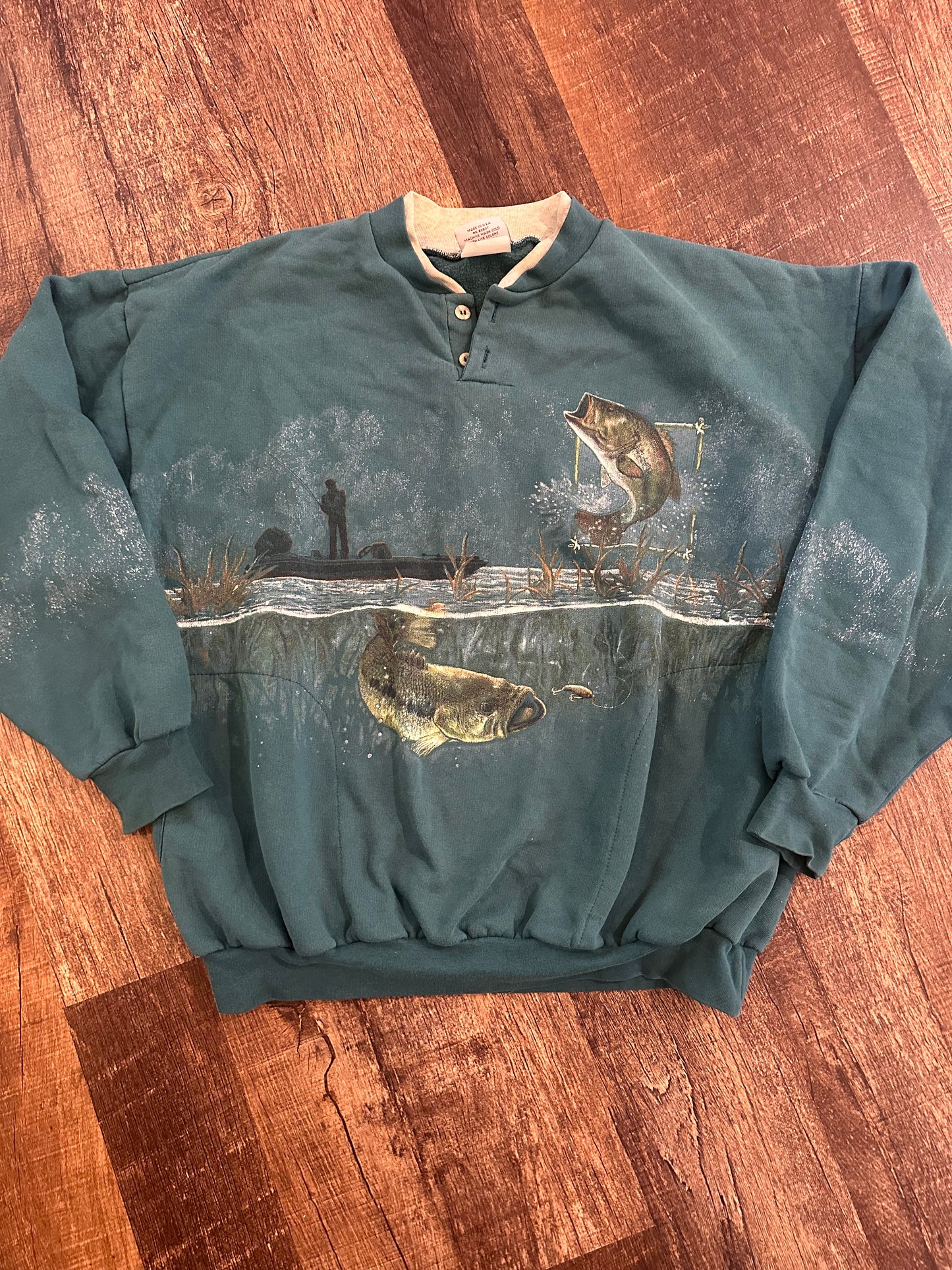VTG Art Unlimited Henley Crewneck (L) Bass Fishing Graphic