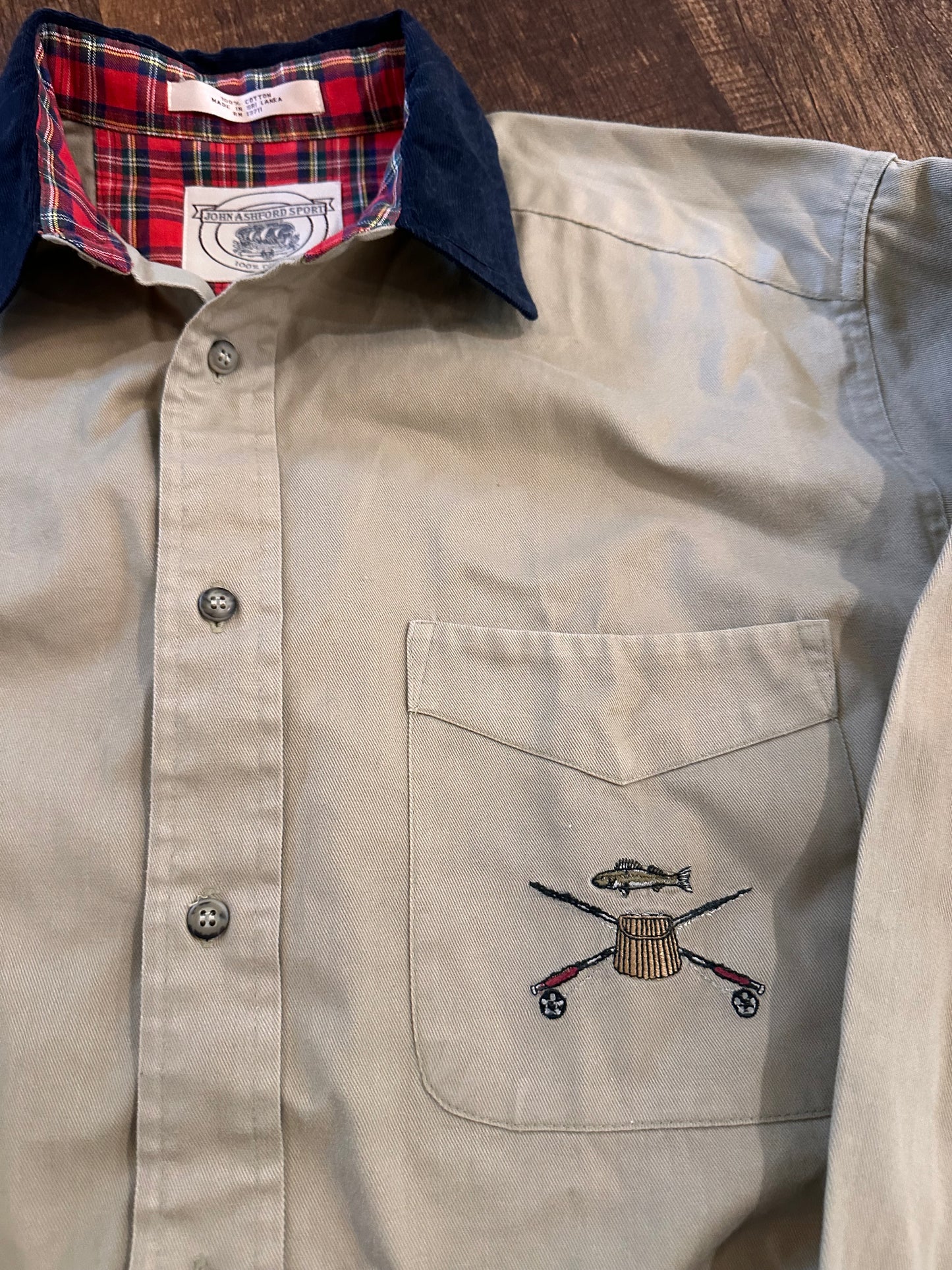 Vintage John Ashford Sport Button Down (M) Embroidered Fly Fishing
