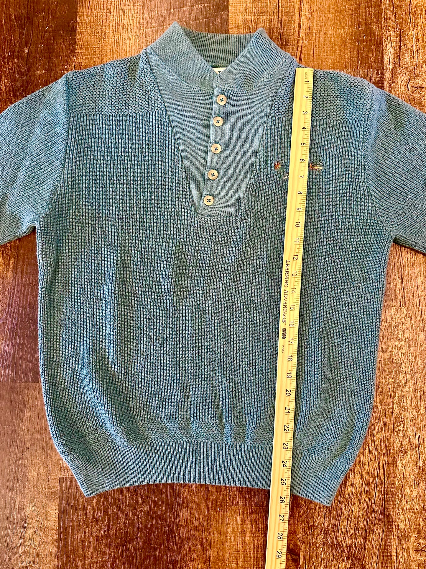 Vintage L.L. Bean Henley Sweater (M) Embroidered Fly Lures Green