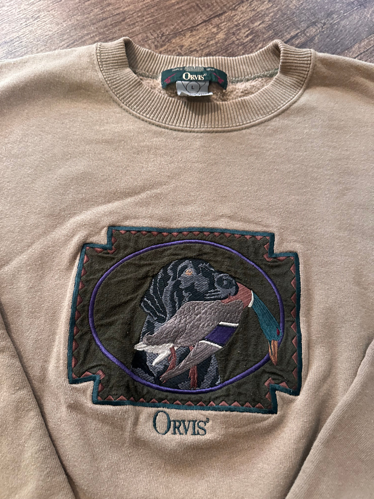 Vintage Orvis Crewneck (L) Embroidered Dog and Duck