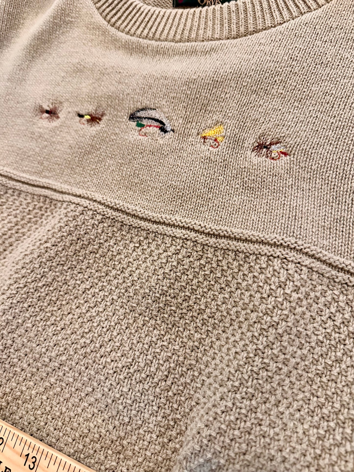 Vintage Orvis Sweater (L) Embroidered Fly Beige Tan