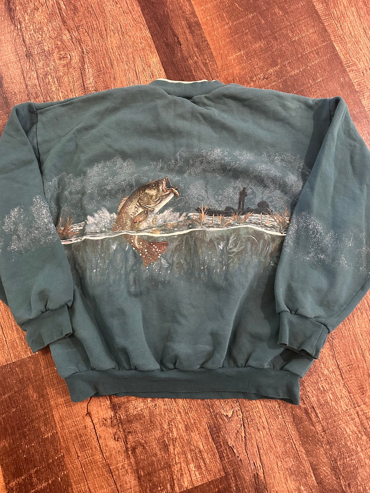 VTG Art Unlimited Henley Crewneck (L) Bass Fishing Graphic