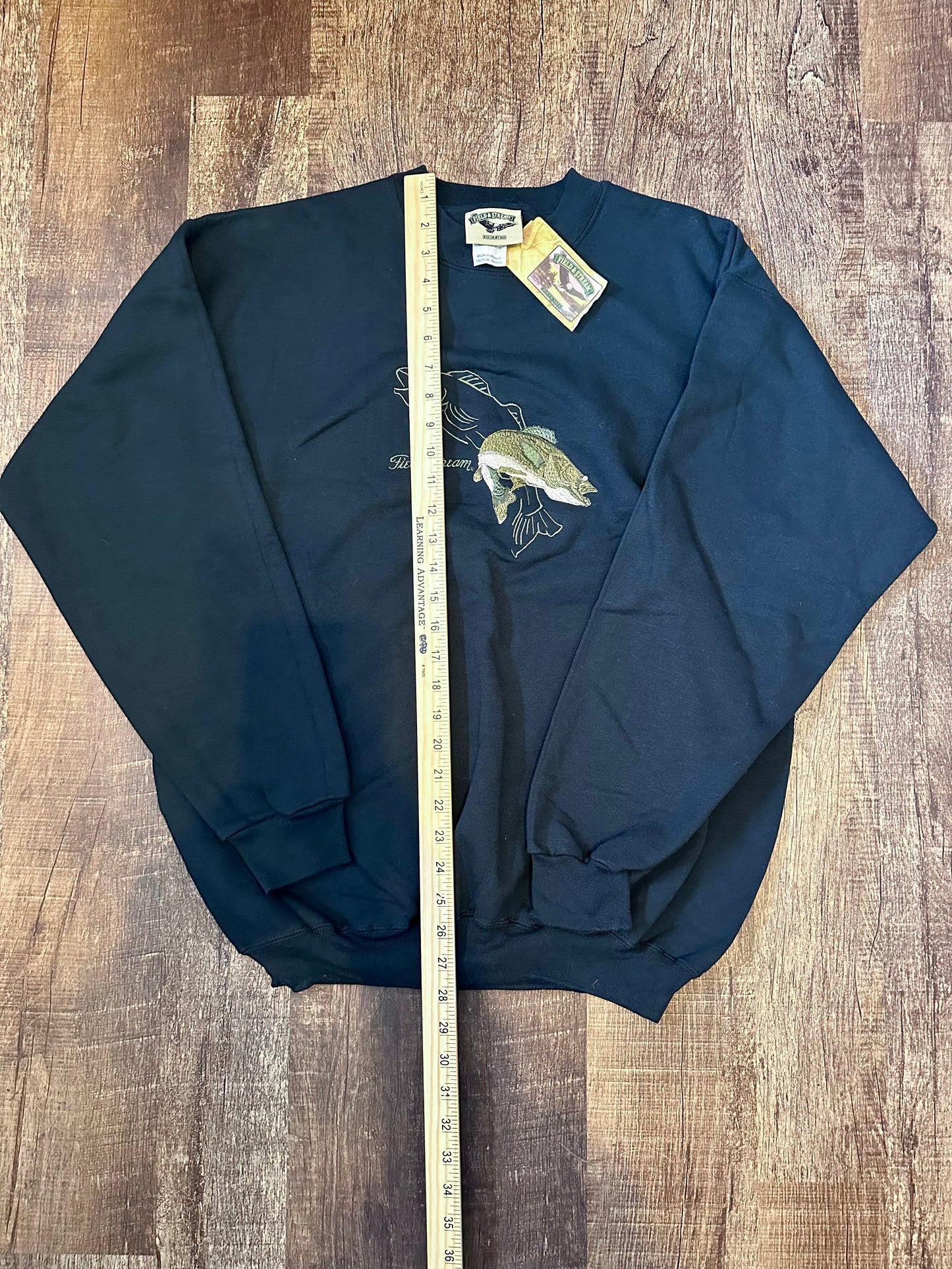 Vintage *with tags* Field & Stream Crewneck (M) Embroidered Double Walleye - Black