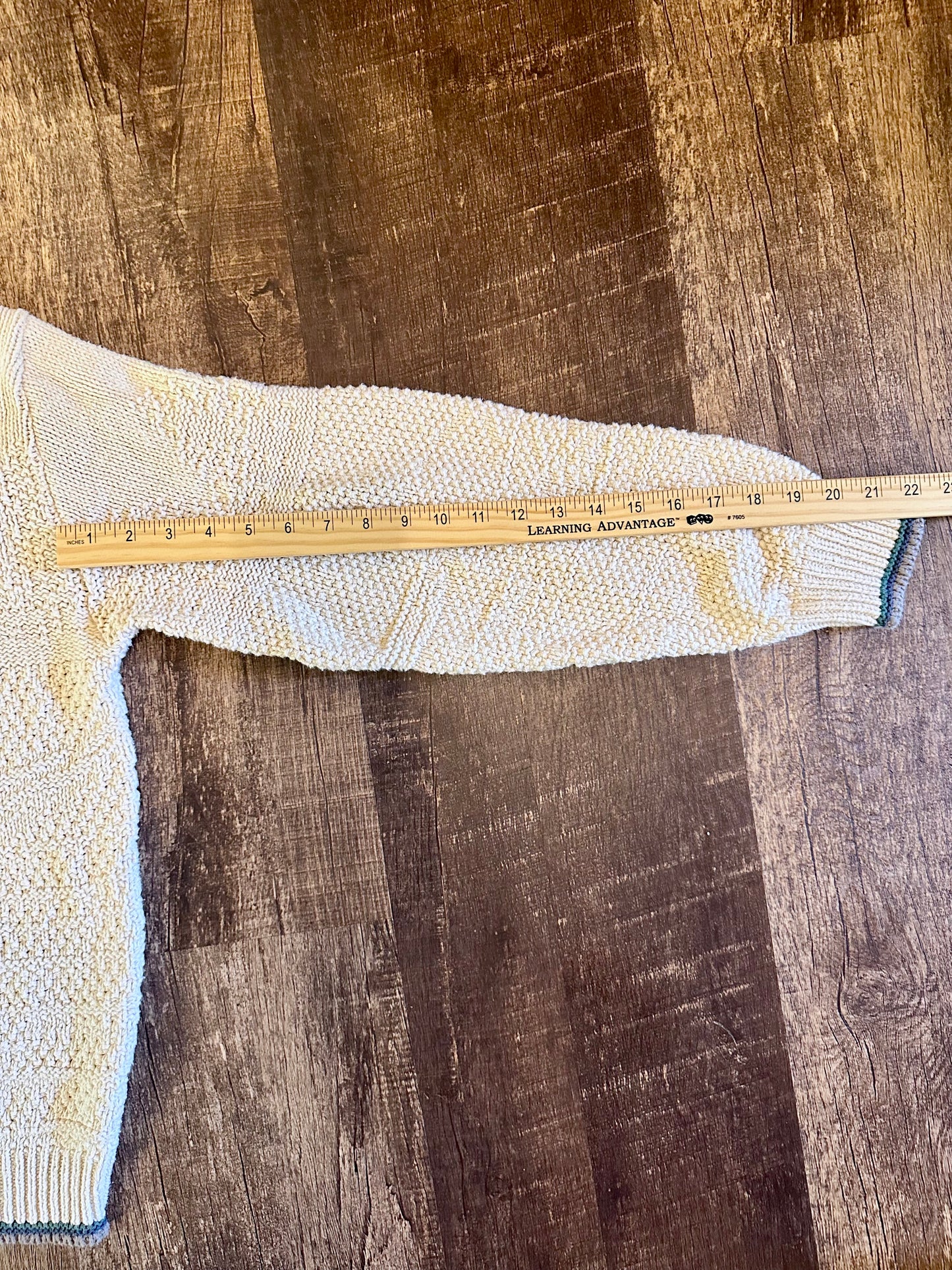 Vintage Shenandoah Sweater (L) Embroidered Hand Tied Flies Cream White