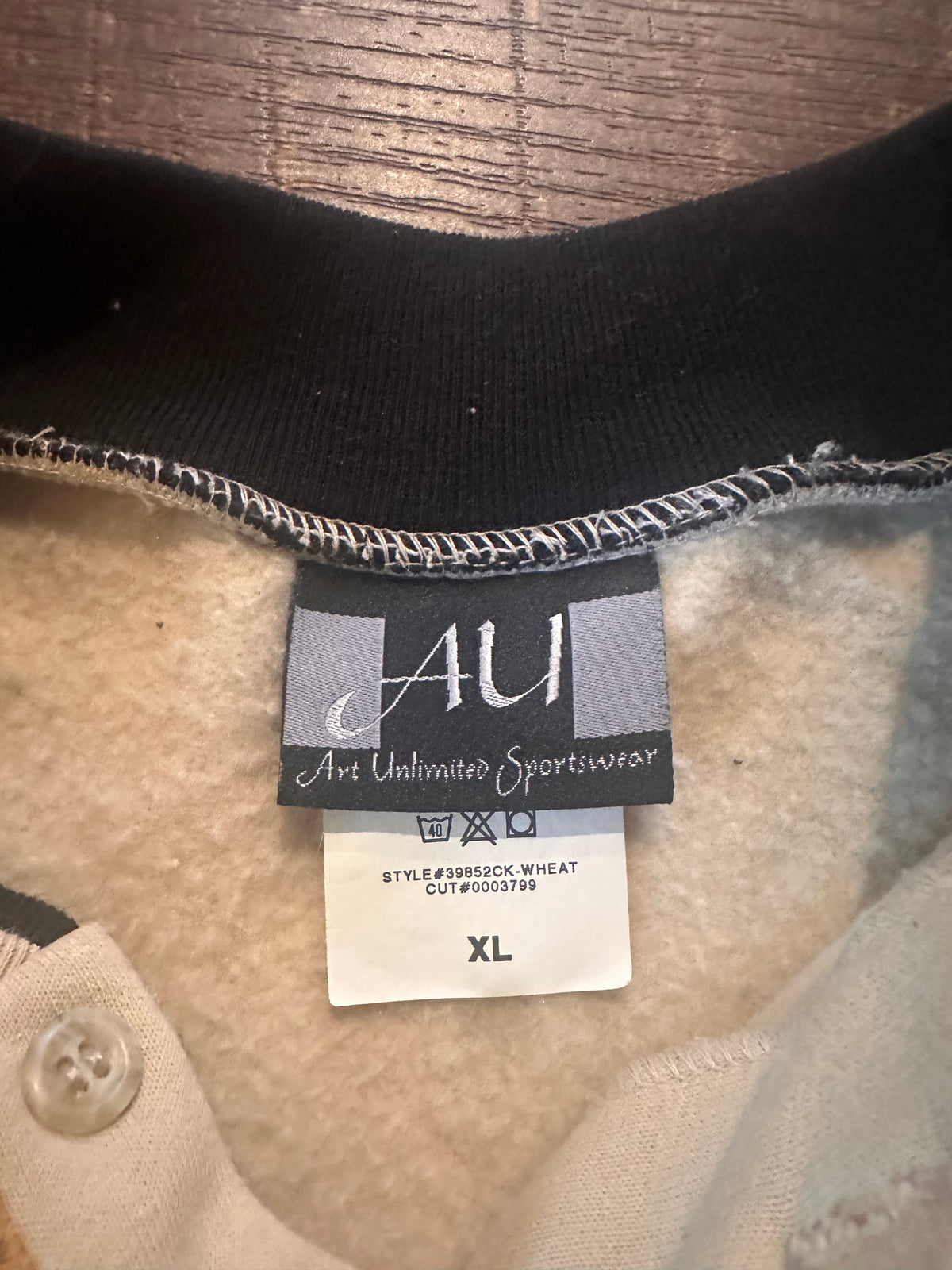 Vintage Art Unlimited Henley Crewneck (XL) Fall Buck Wraparound Graphic