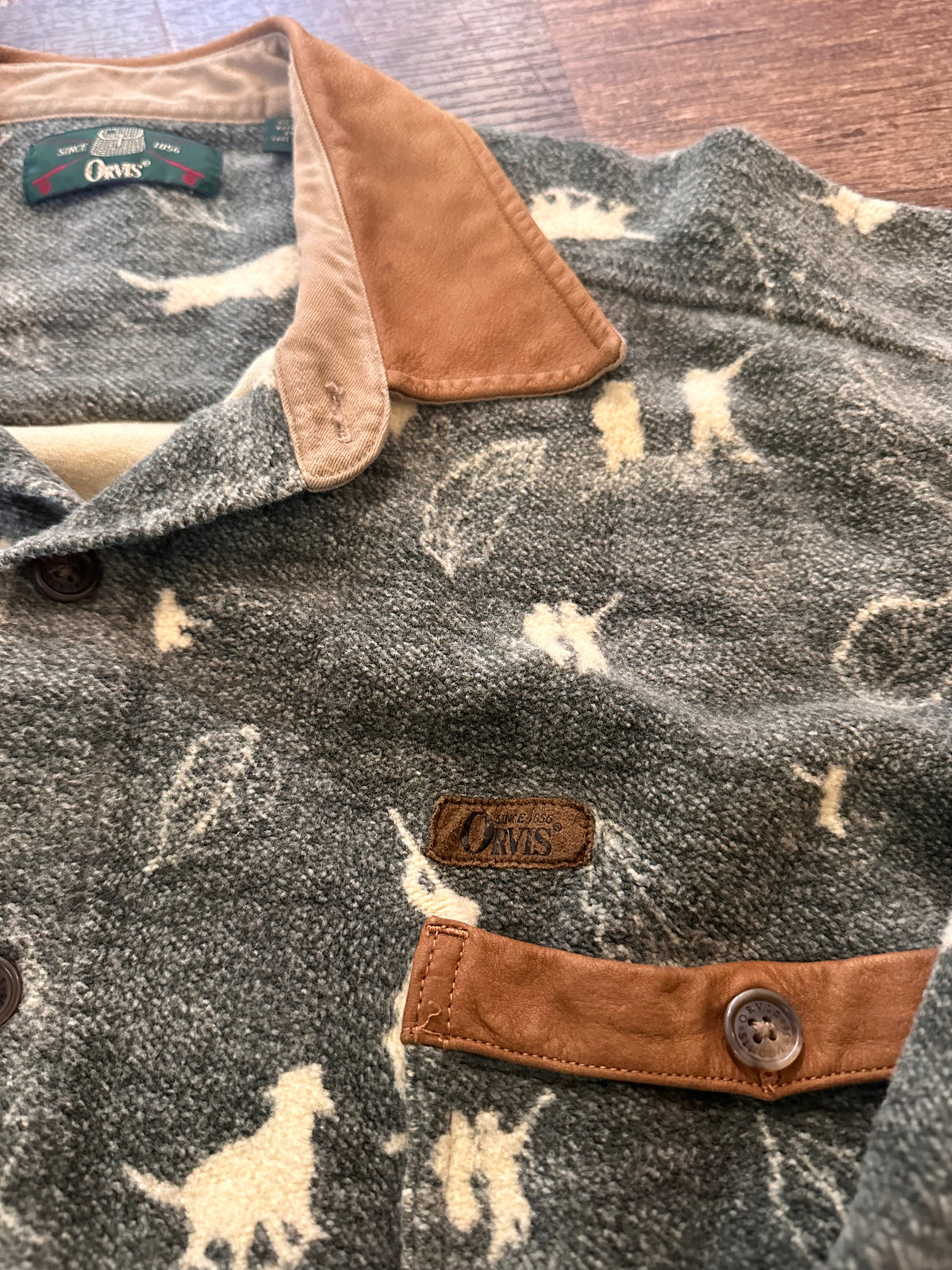 Vintage Orvis Chamois Fleece Button Down (XL) Bird Dog Scenes Autumn Leaves