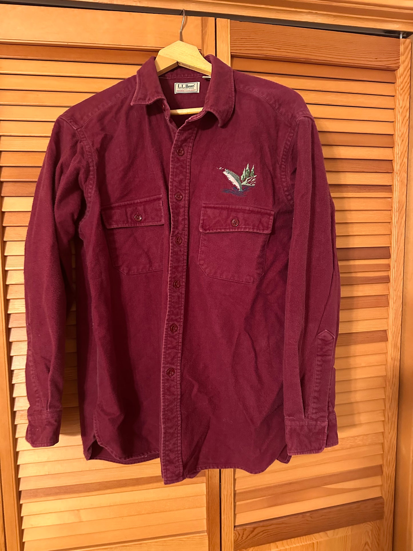 Vintage LL Bean Chamois (17) Embroidered Trout Scene
