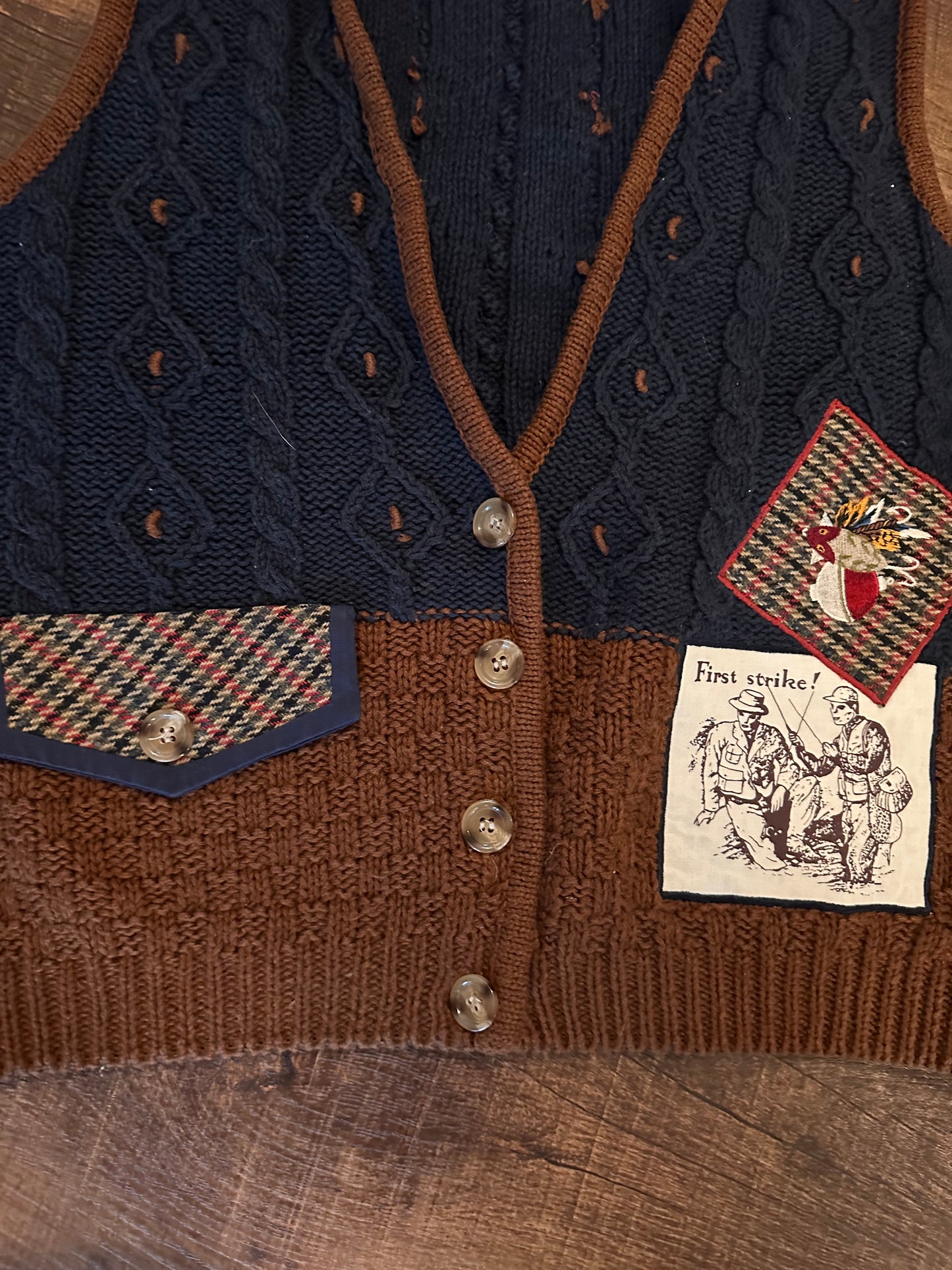 Vintage Sharon Young Sweater Vest (M) Embroidered Patches of Fishing Scenes