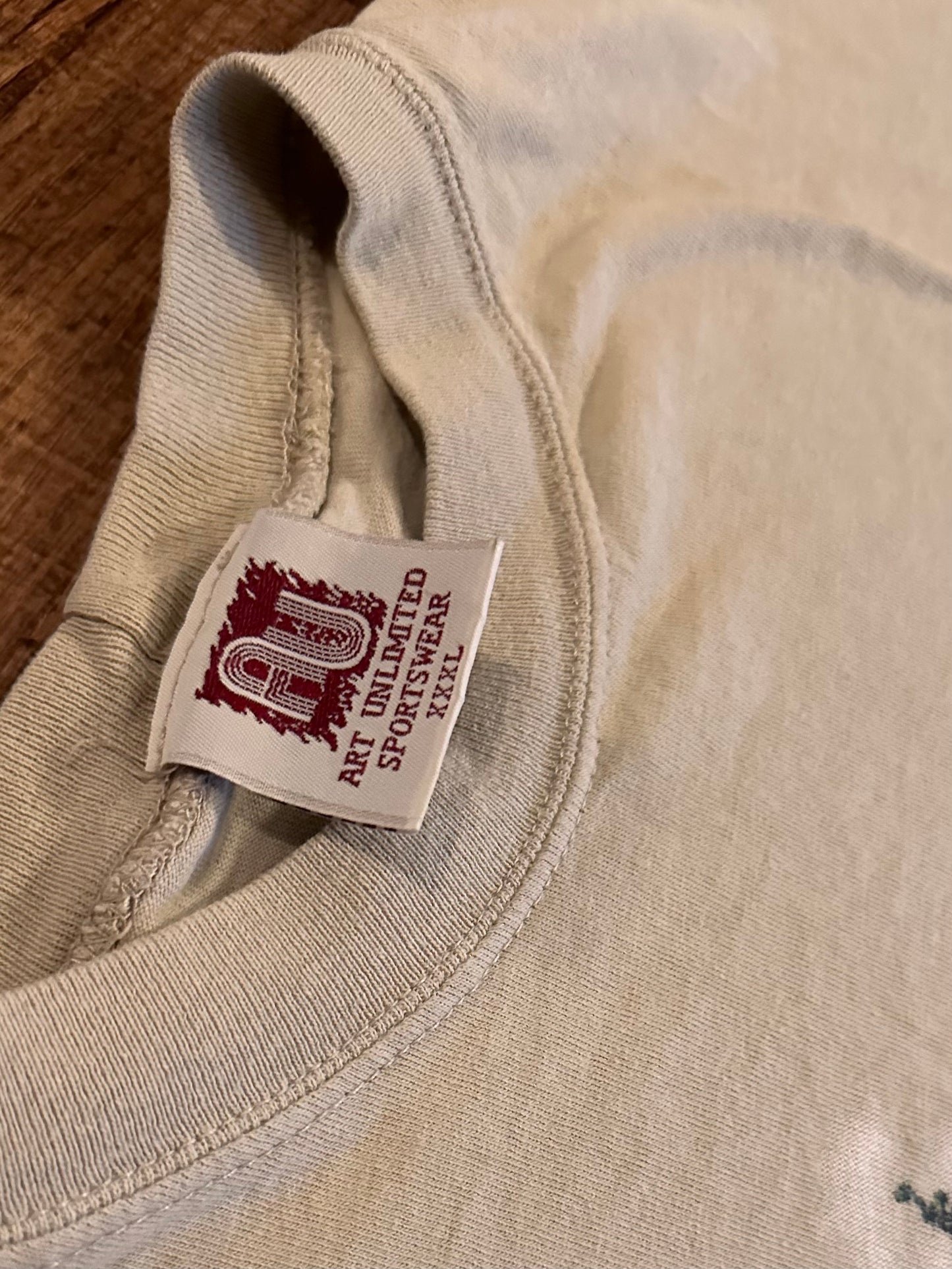 Vintage Art Unlimited Tshirt (XXXL) Fly Fisherman Scene with Trout - Beige