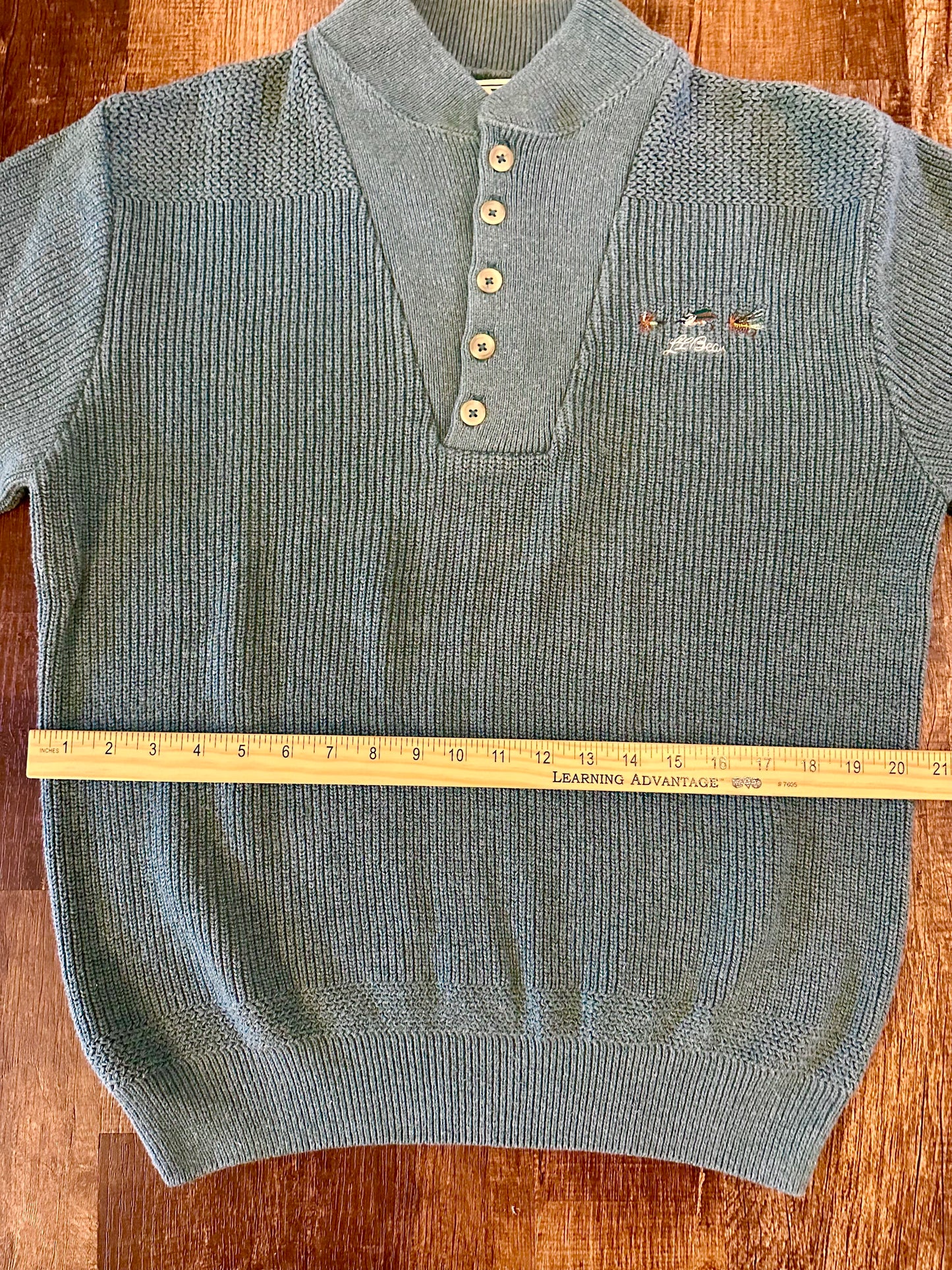 Vintage L.L. Bean Henley Sweater (M) Embroidered Fly Lures Green