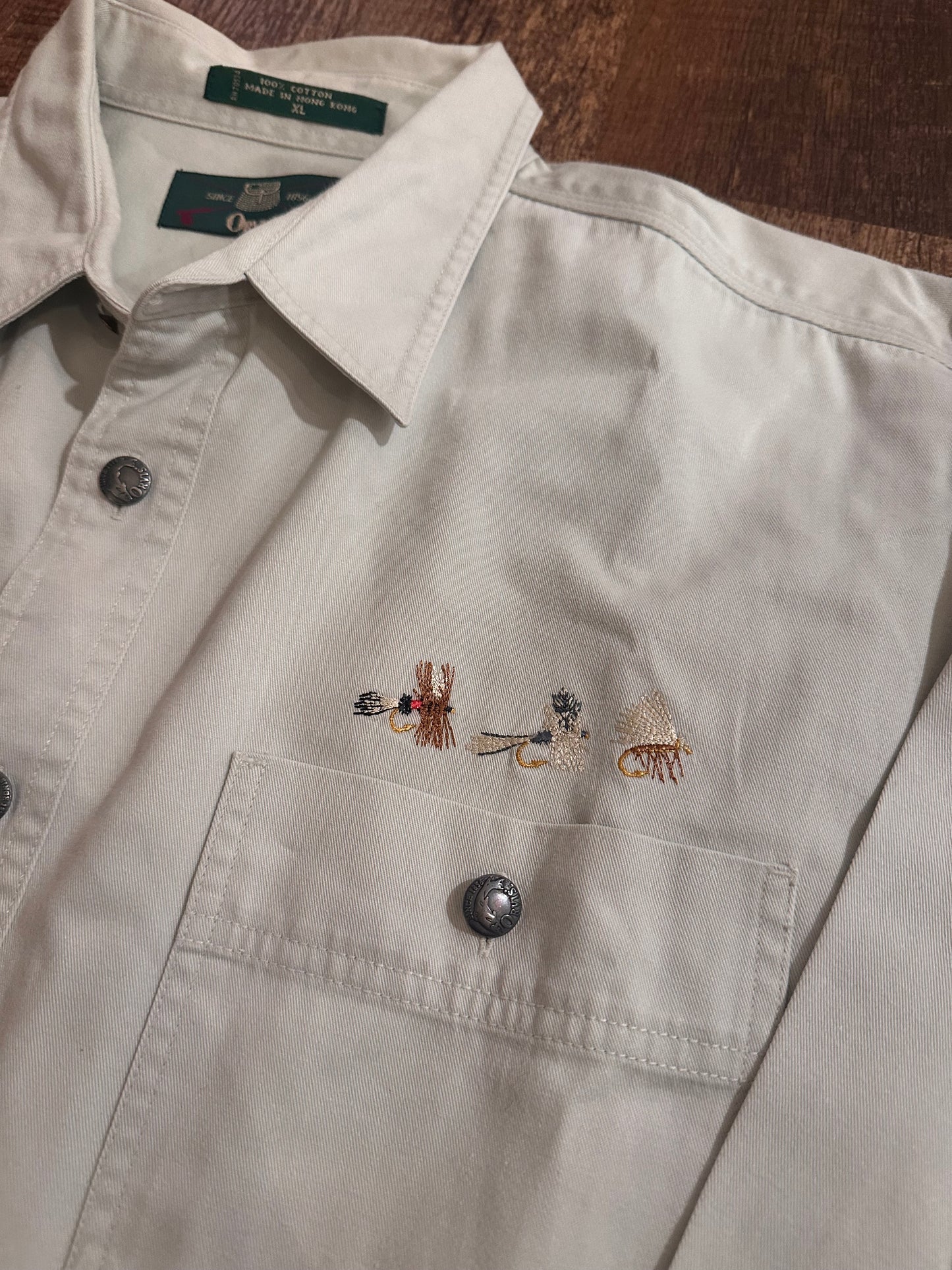 Vintage Orvis Button Down (XL) Embroidered Flies and Metal Fish Logo Buttons - Cream/Khaki/Beige