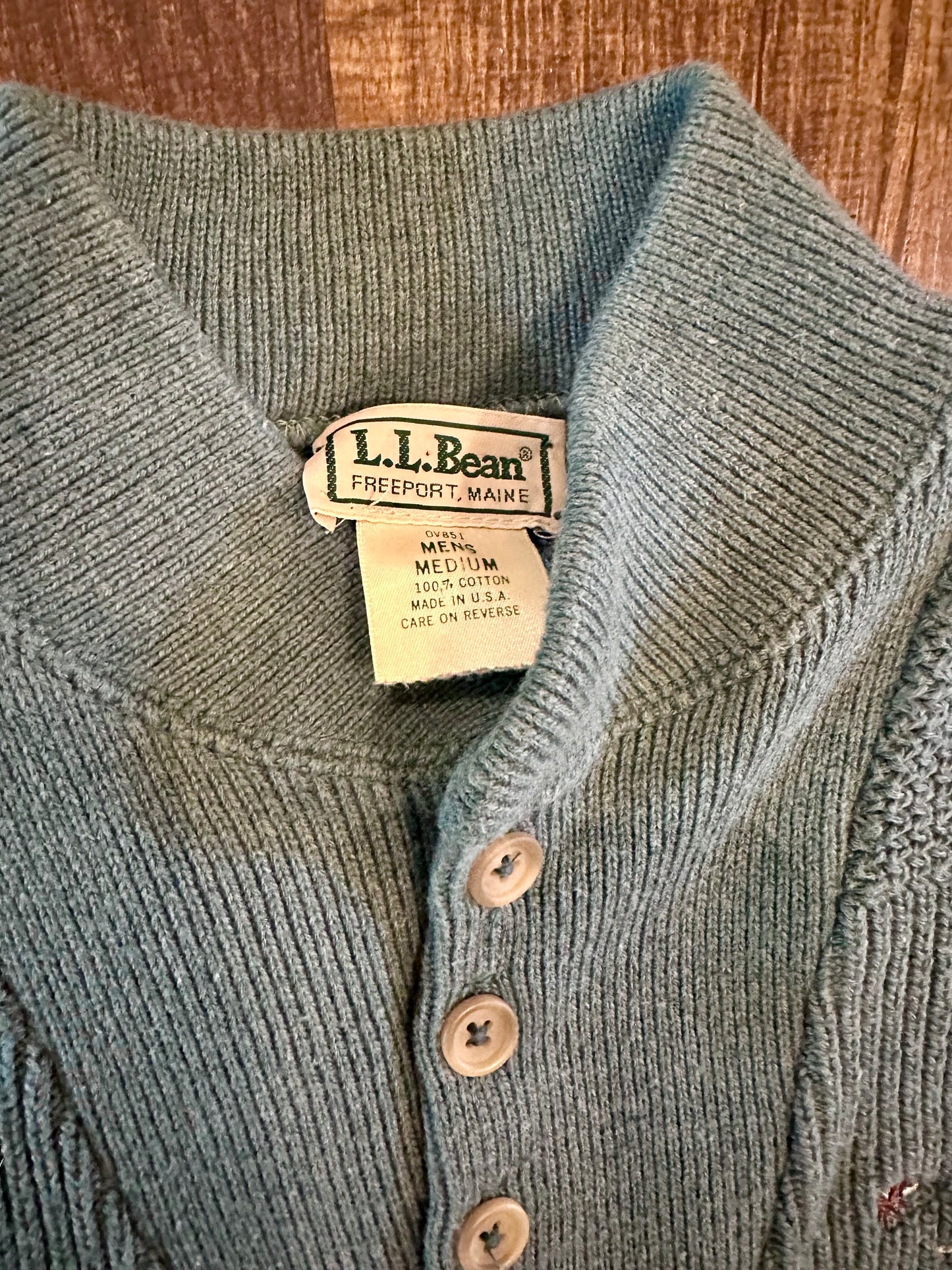 Vintage L.L. Bean Henley Sweater (M) Embroidered Fly Lures Green