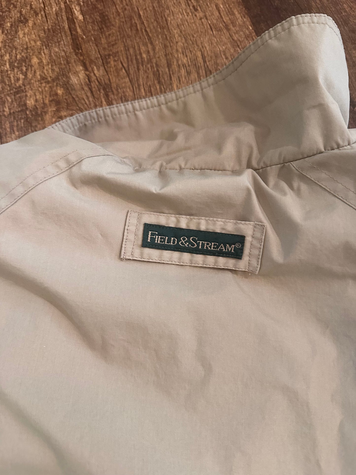 Vintage Field & Stream Windbreaker (M) Fine Tackle Graphic Inside - Gray