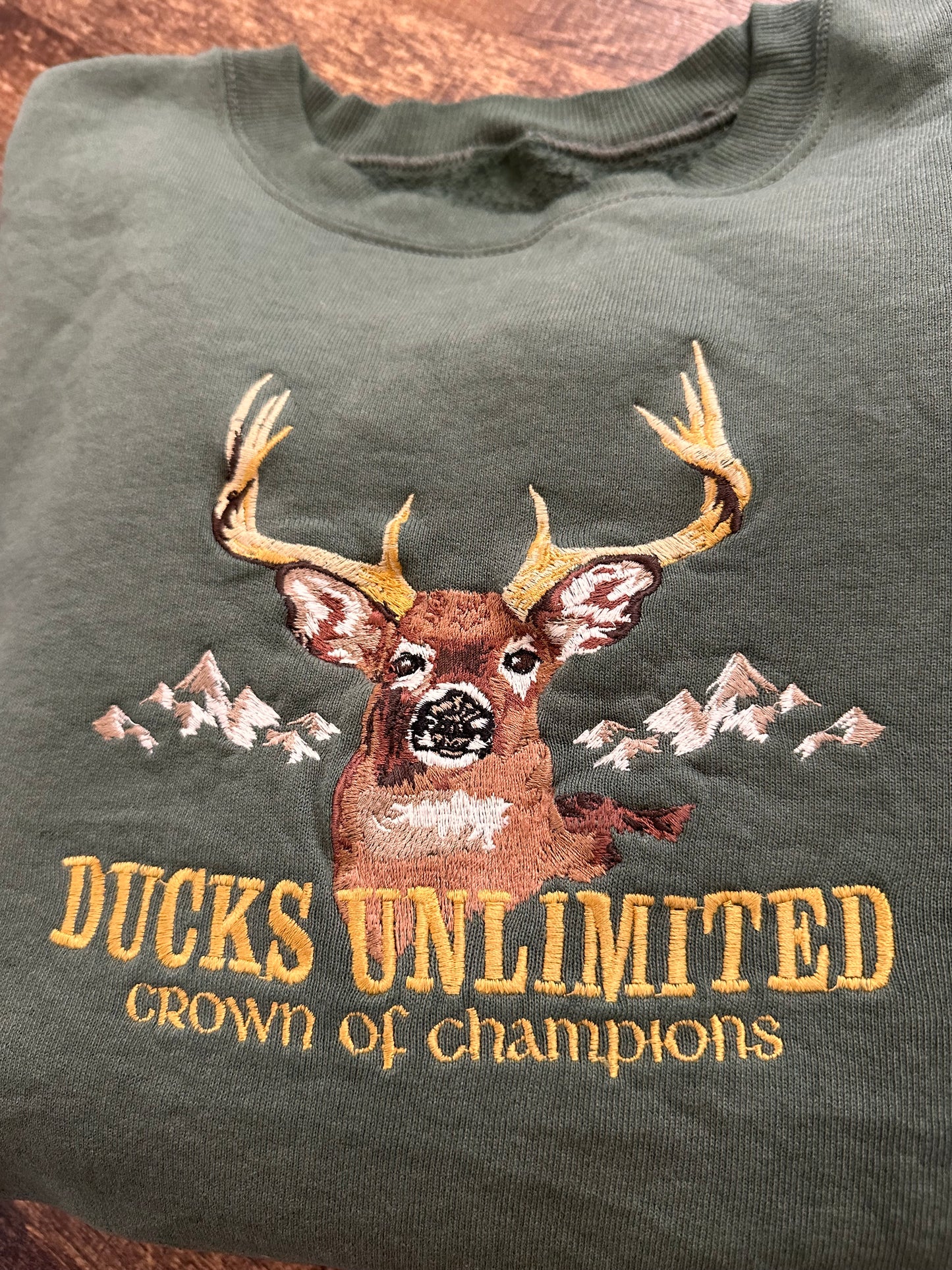 Vintage Ducks Unlimited Crewneck (XL?) Embroidered Buck - Sage