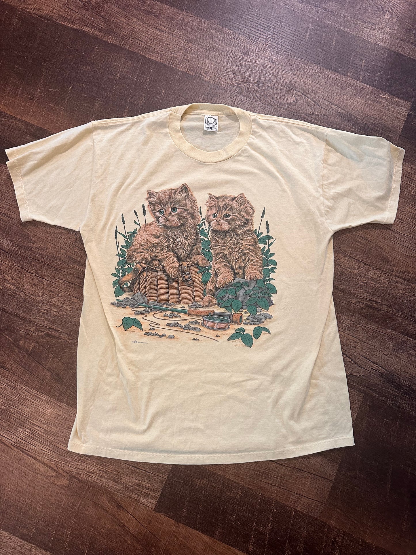 Vintage 90s Kitten Fly Fishing Tee (L)