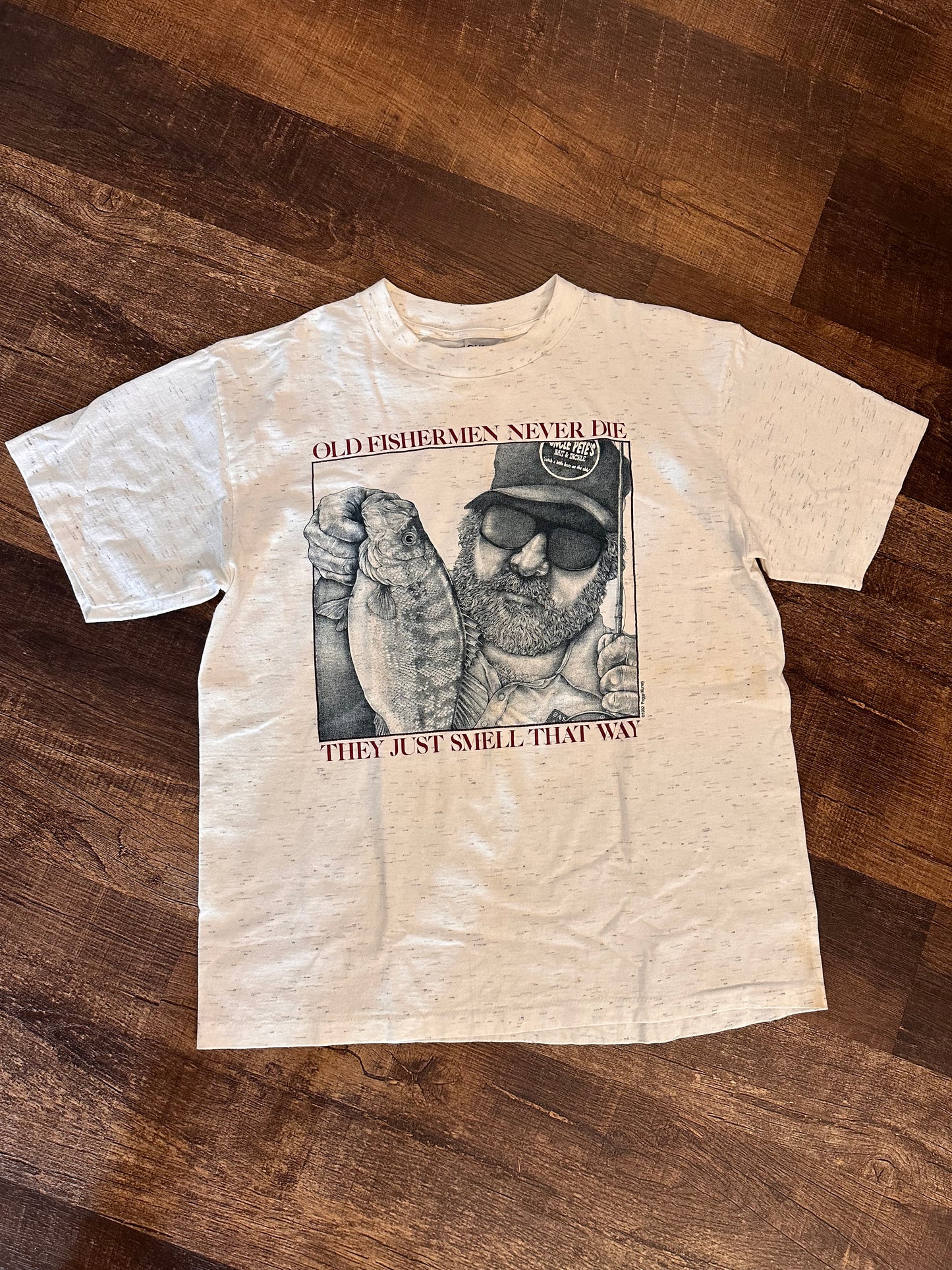 Vintage T (L) Old Fishermen Never Die