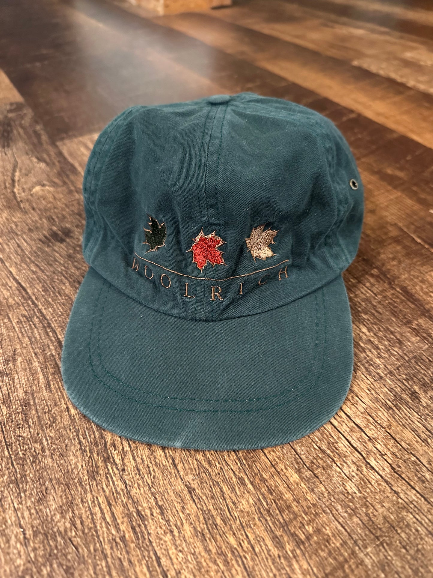 Vintage Woolrich Maple Leaf Cap (L/XL) Embroidered Maple Leaves