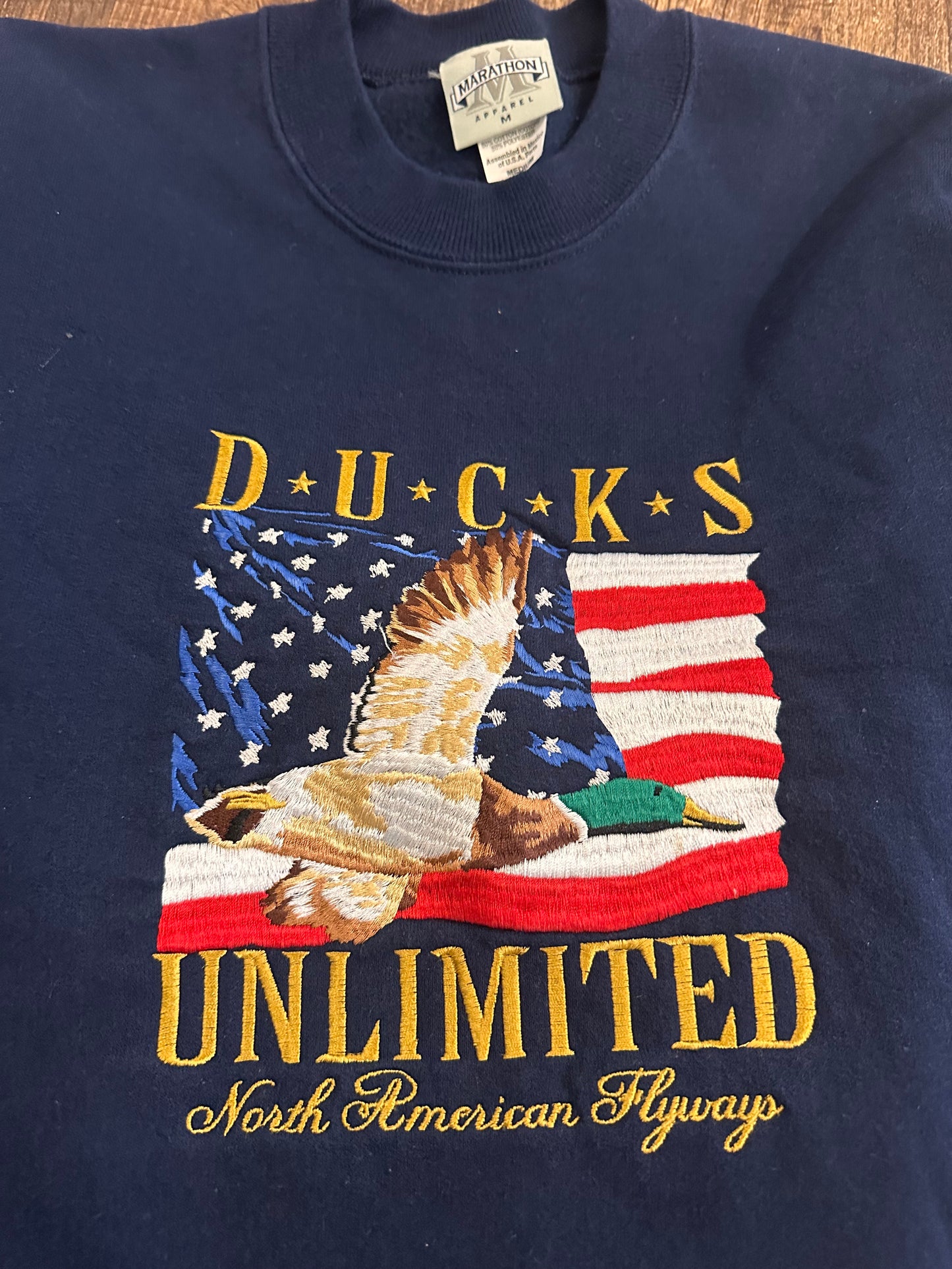 Vintage Ducks Unlimited Crewneck (M) Embroidered Mallard America - Navy