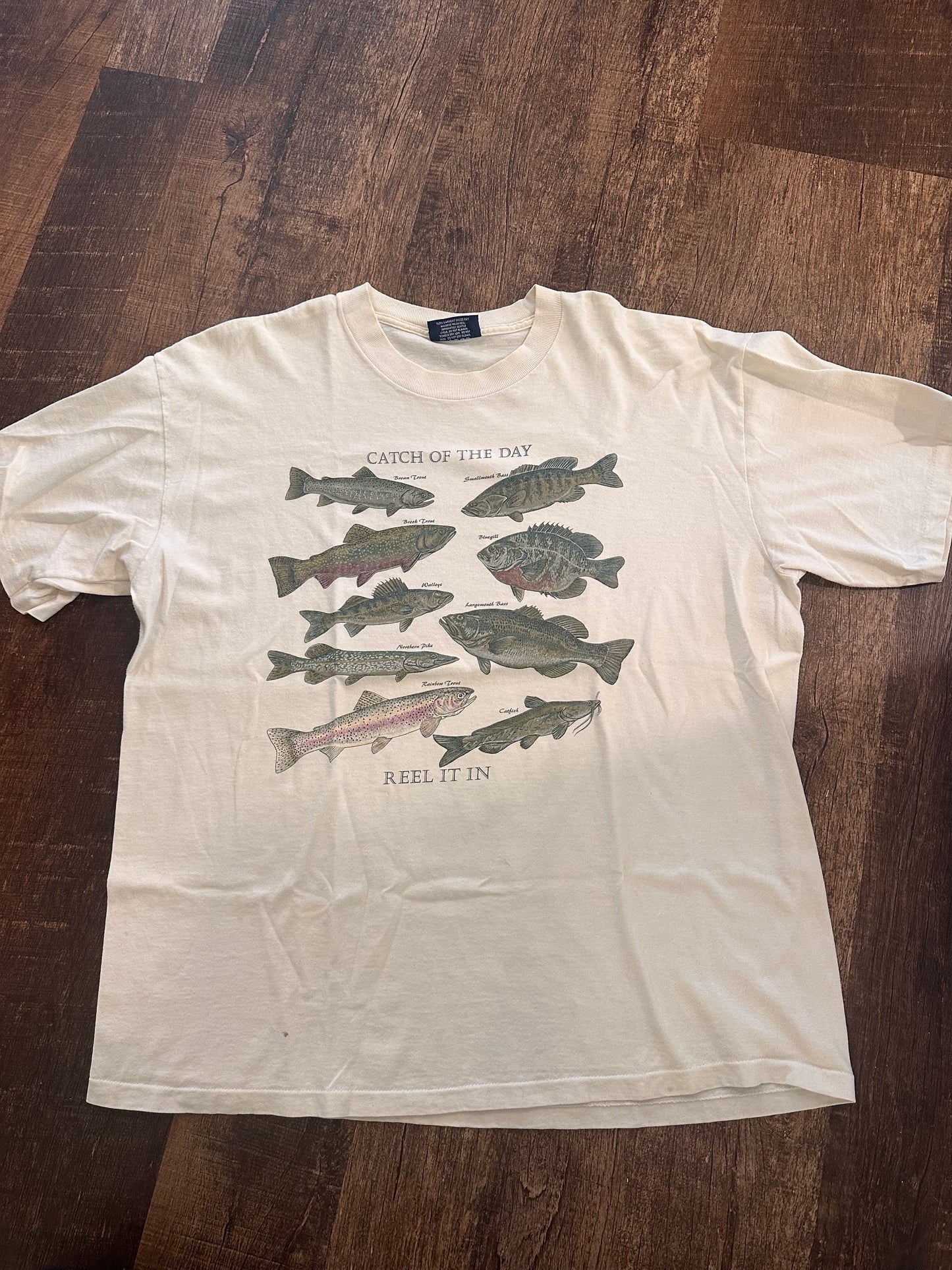 Vintage Van Heusen T (L) Catch of the Day