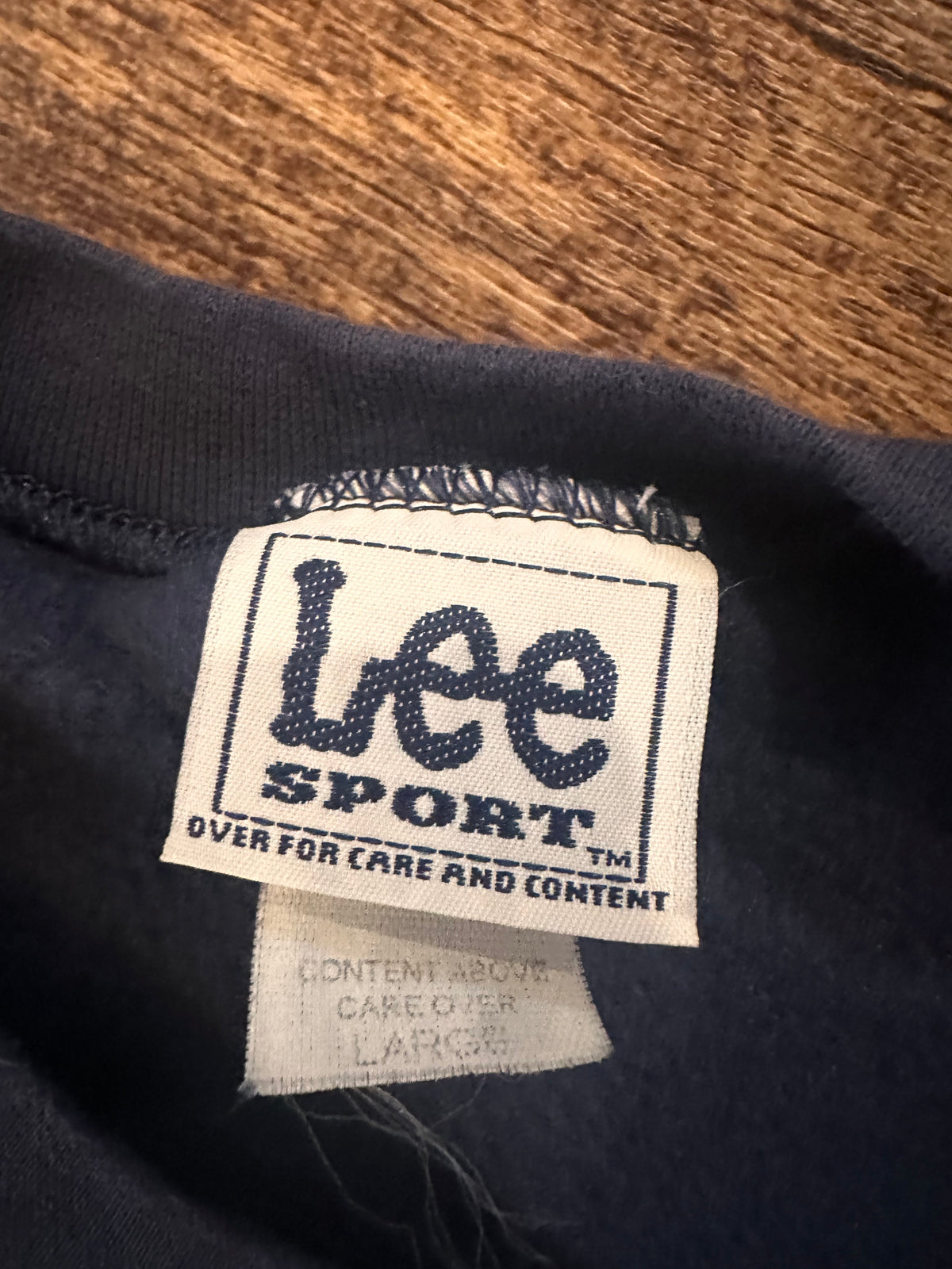 Vintage Lee’s Embroidered Fly Fishing Crewneck (L)