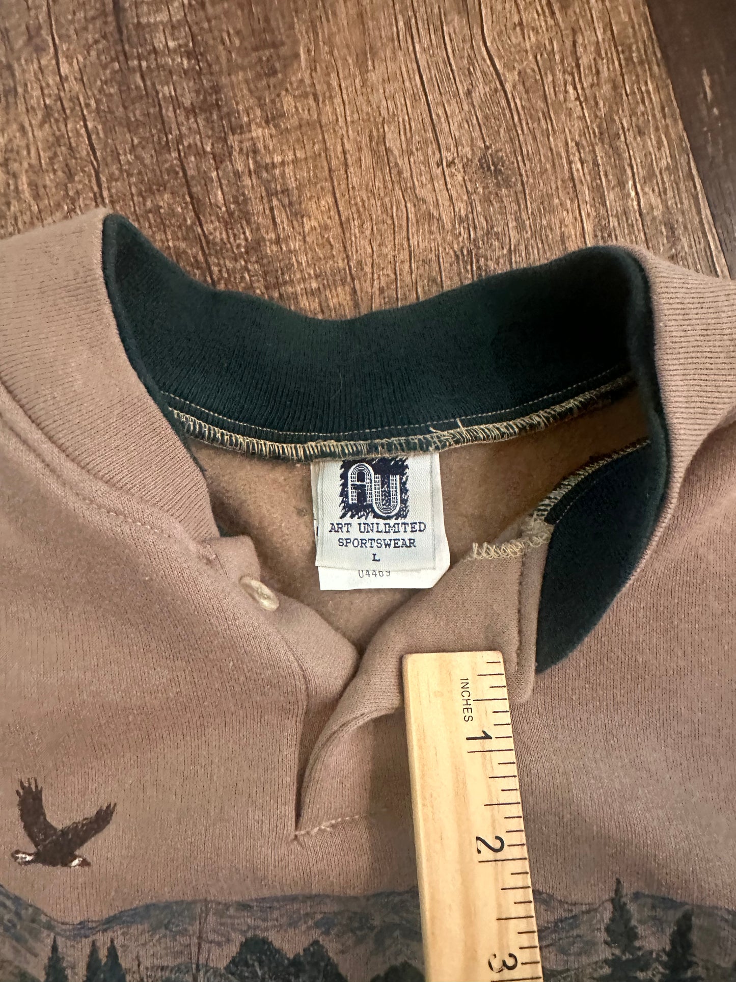 Vintage Art Unlimited Henley Crewneck (L) Fishing Scene