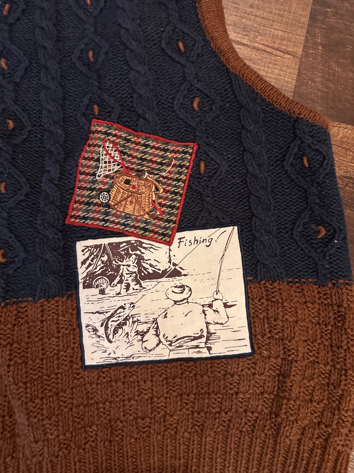 Vintage Sharon Young Sweater Vest (M) Embroidered Patches of Fishing Scenes