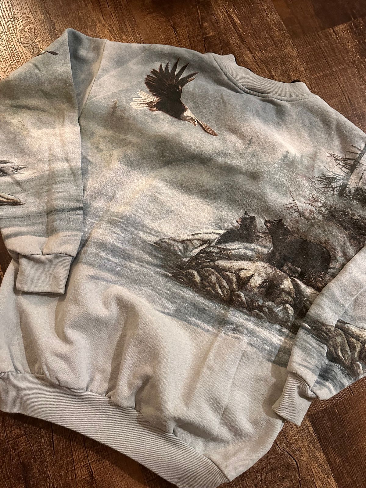 Vintage Artisans Henley Crewneck (M) Eagle and Bears Wraparound Graphic