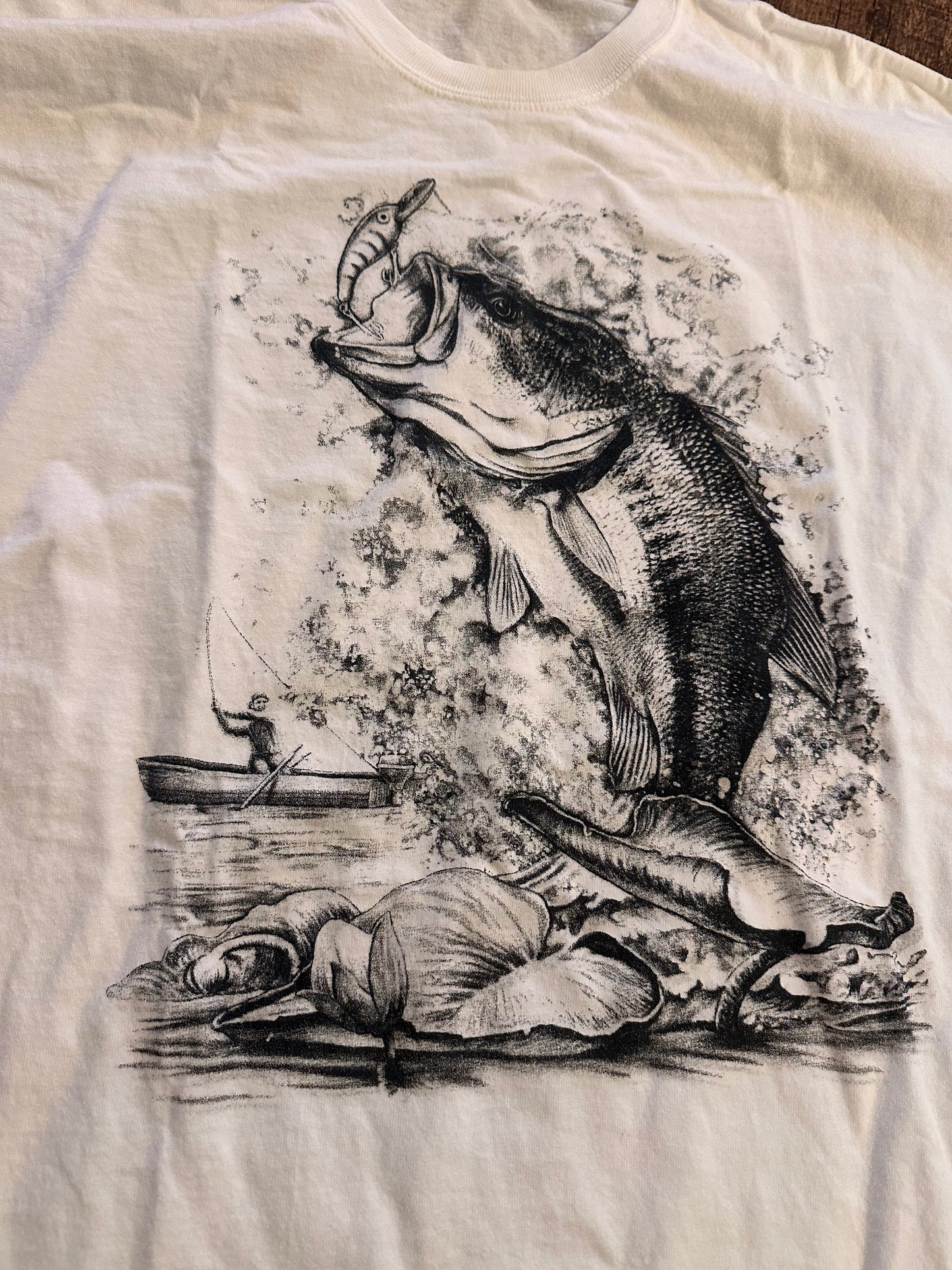 Vintage Hanes T-shirt (XL) Bass Fisherman Scene - White